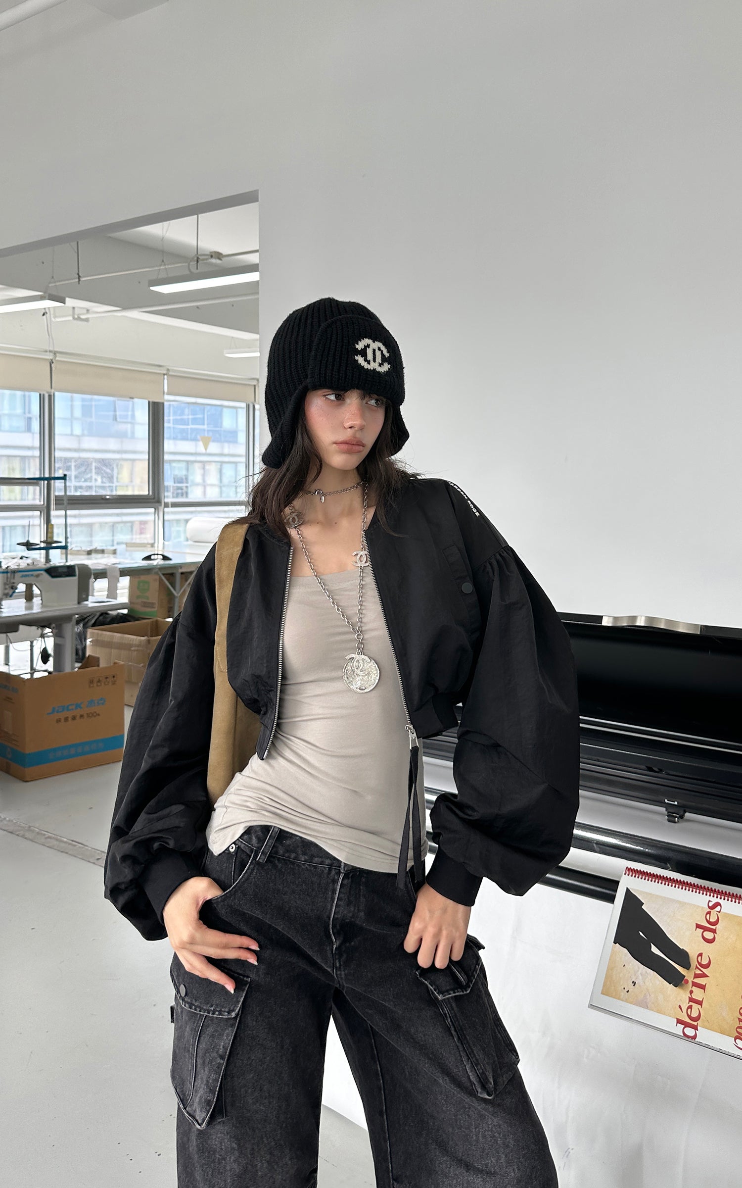 WARDEN EDGE Veste zippée courte à manches sculptées