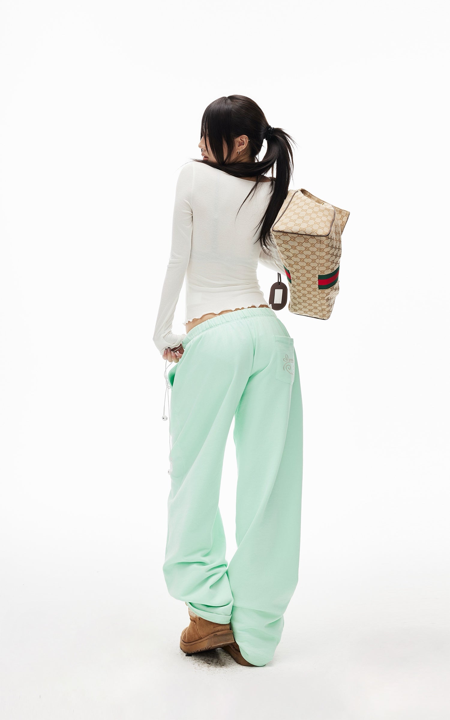 IAMXIAA Scoop Neck Pocket Long Sleeve Tee