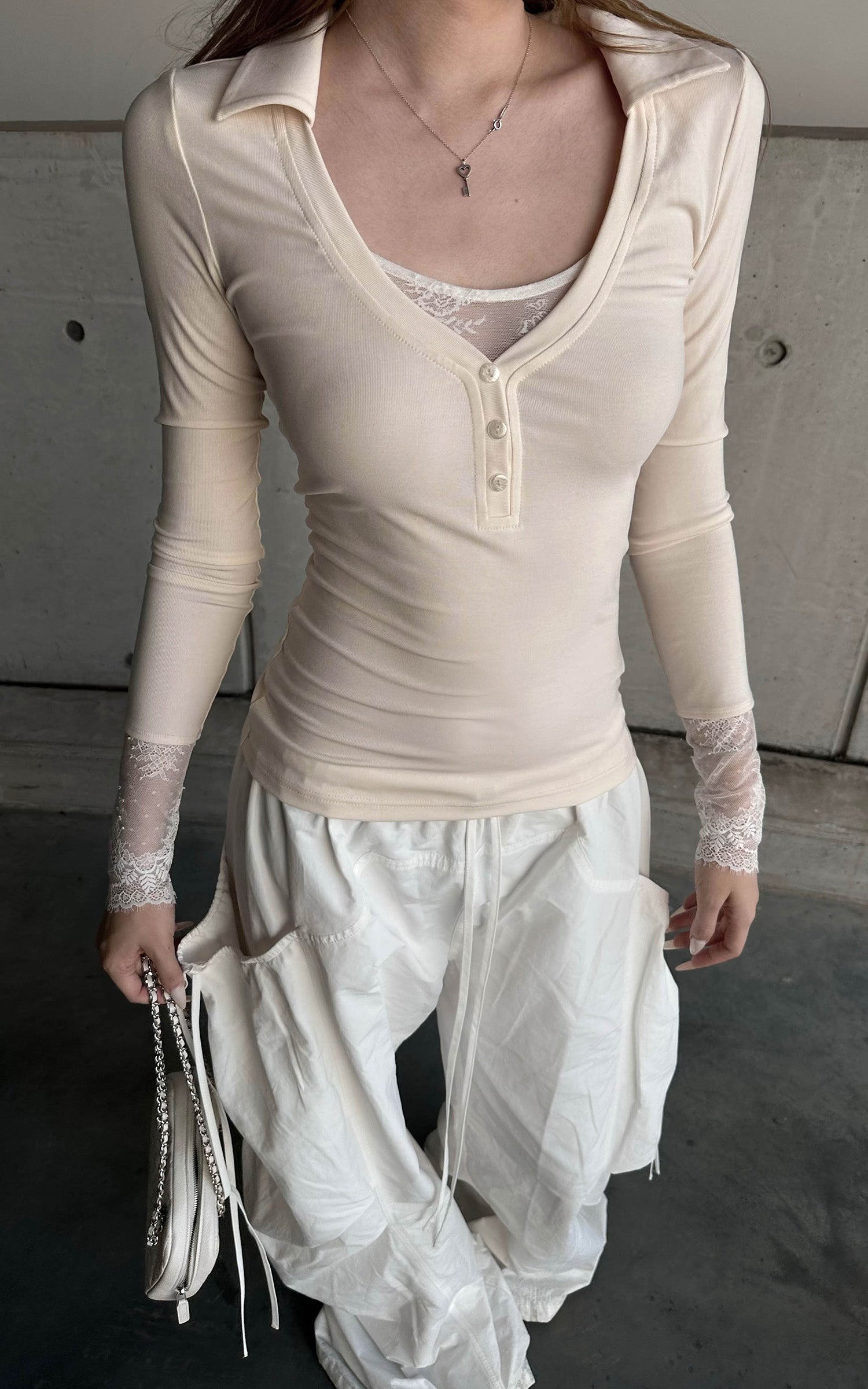 Rase le sol Lace-Trim Henley Fitted Long-Sleeve T-Shirt