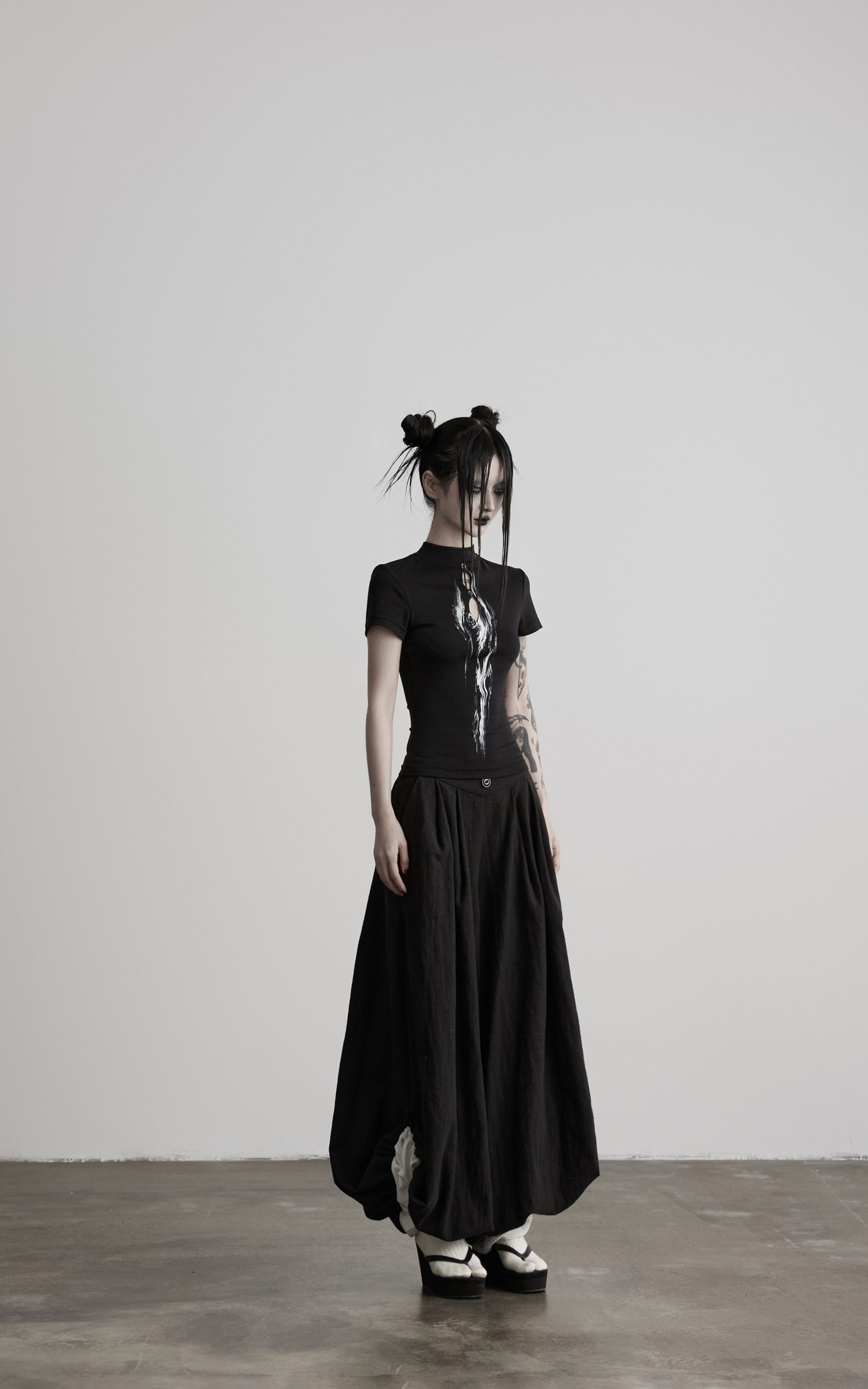 DOINDULGE Low-Rise Pleated Wide-Leg Balloon Pants