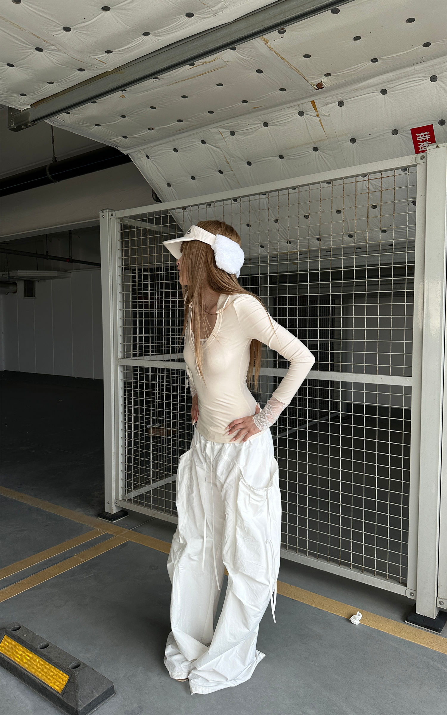 Rase le sol Sculpted Volume Drawstring Parachute Cargo Pants