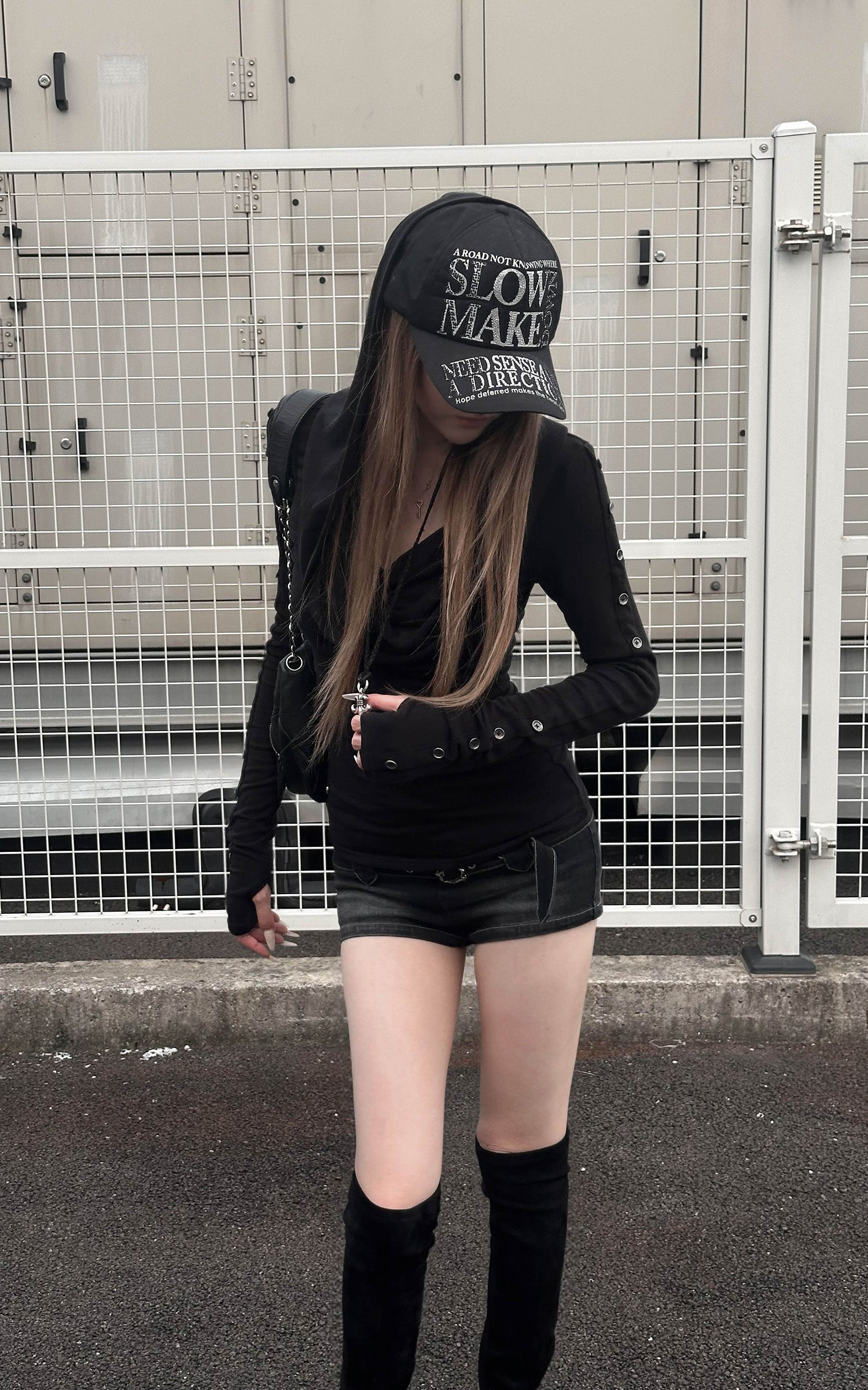 Rase le sol Double-Belt Low-Rise Denim Shorts