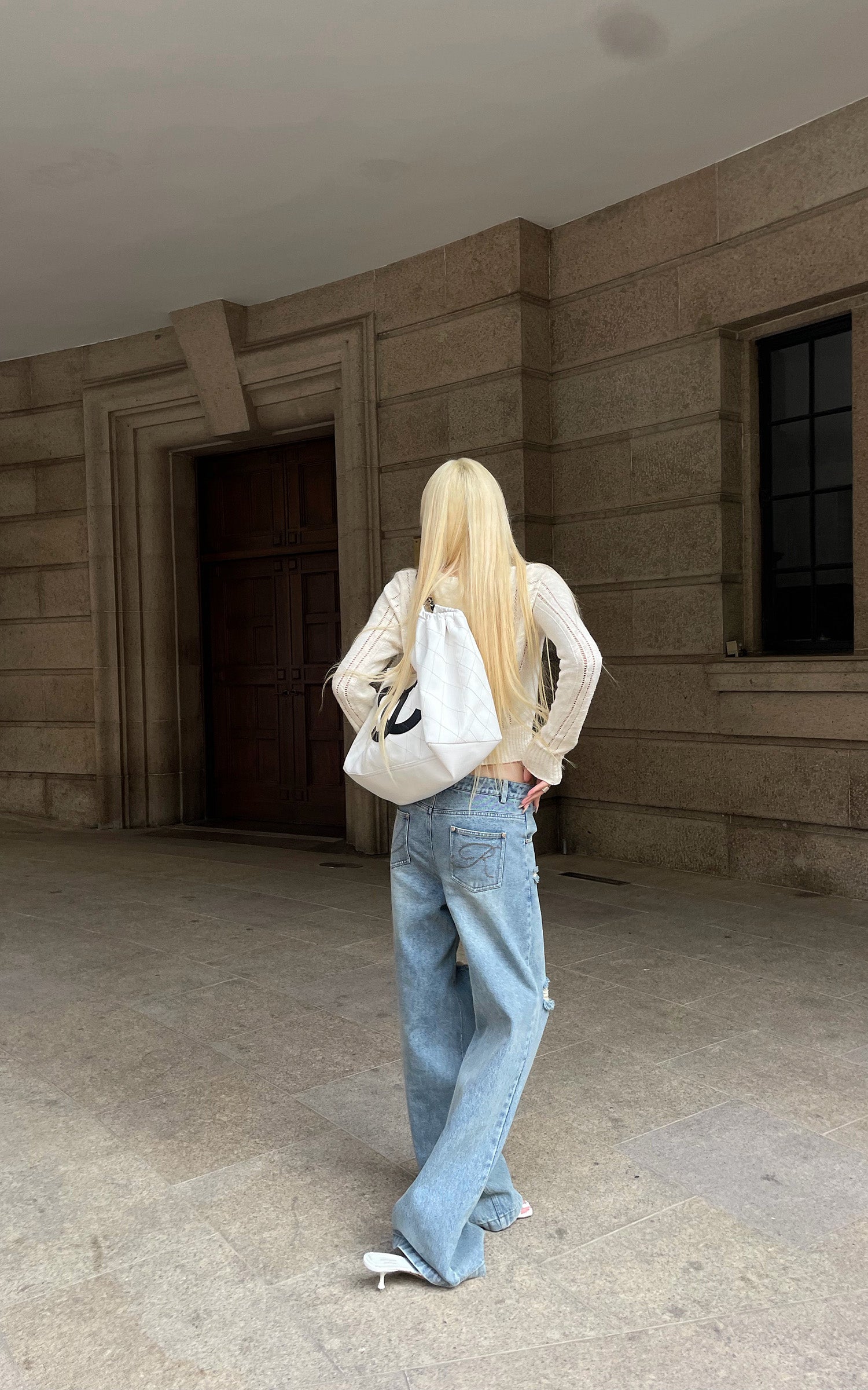 Rase le sol Distressed Low-Rise Wide-Leg Jeans