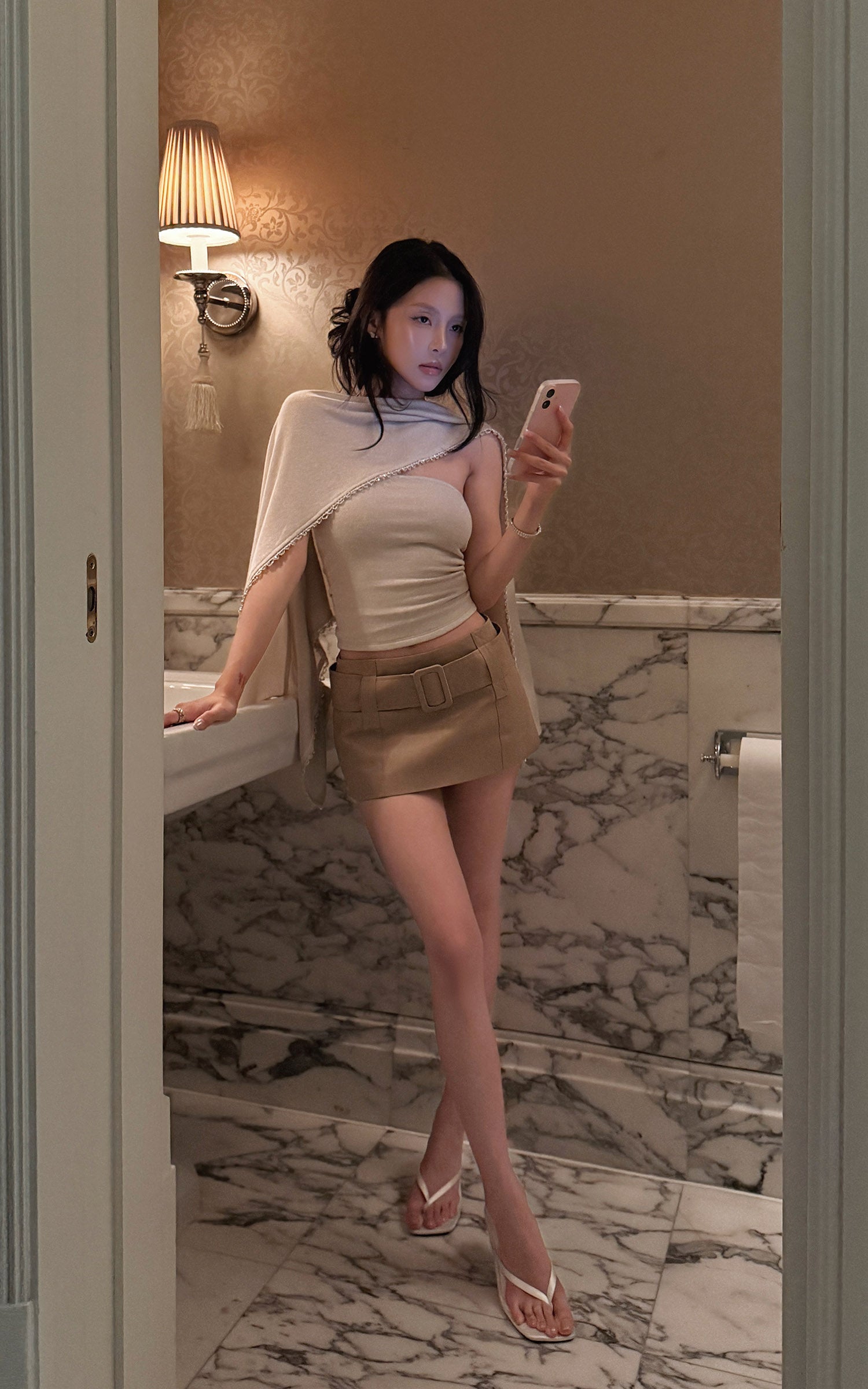 Hydrae Mini-jupe taille haute avec ceinture et coupe ajustée