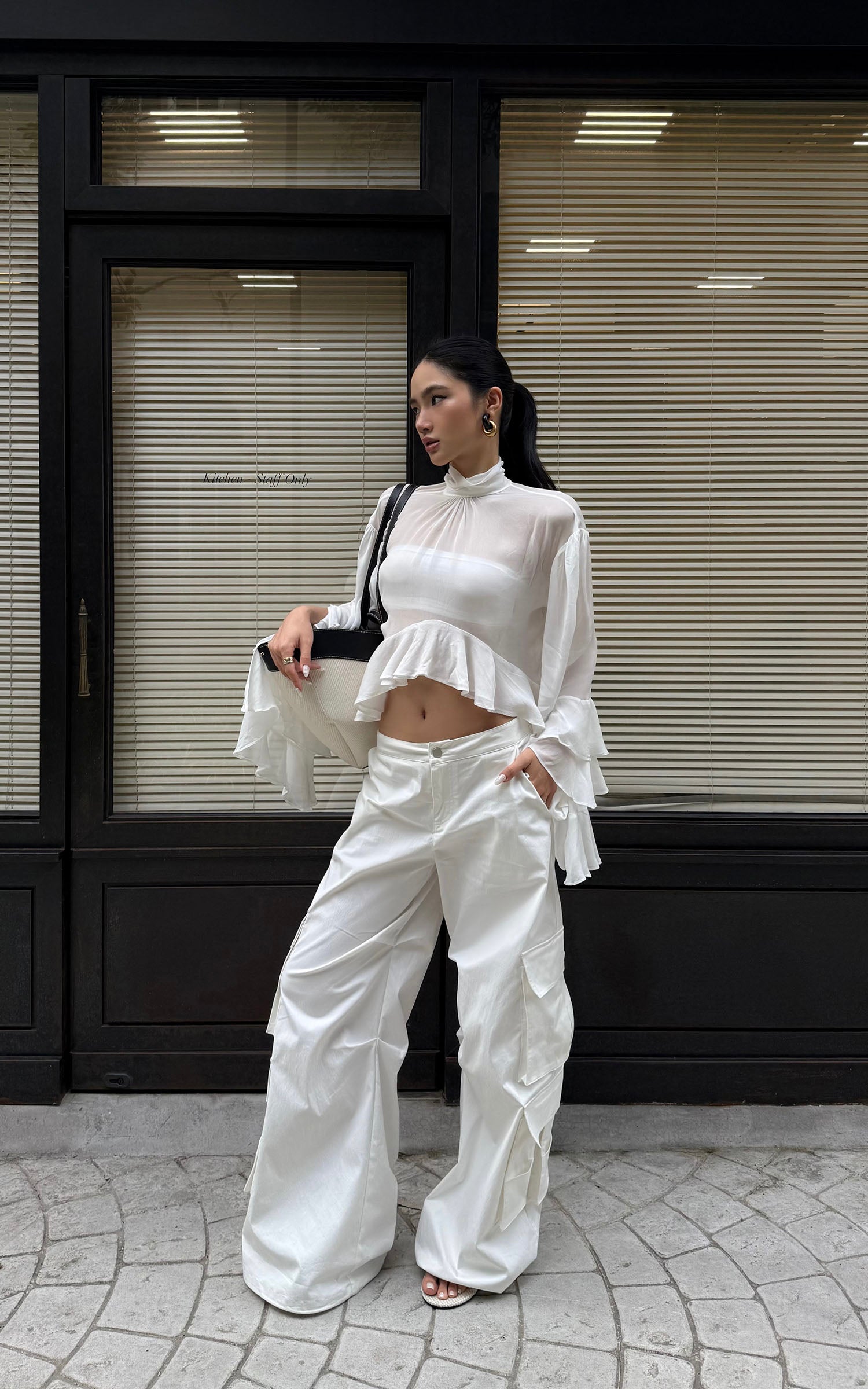 ROVENTE Low-Rise Wide Leg Cargo Pants