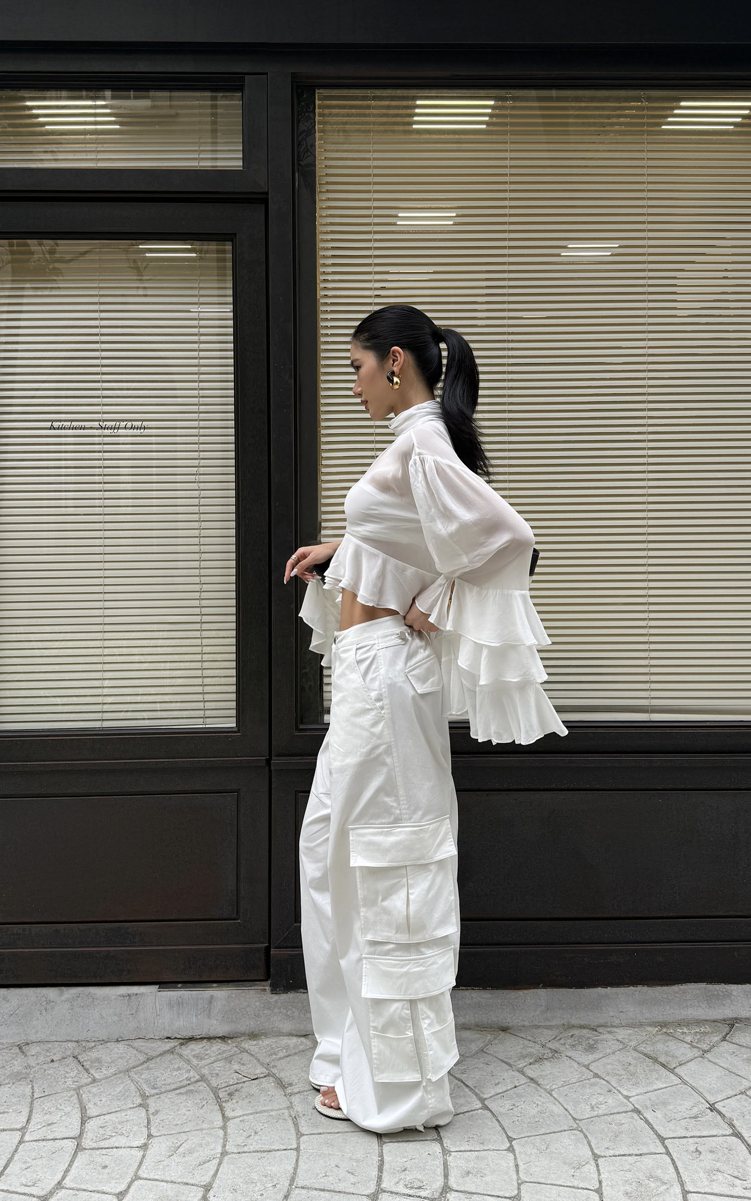 ROVENTE Low-Rise Wide Leg Cargo Pants