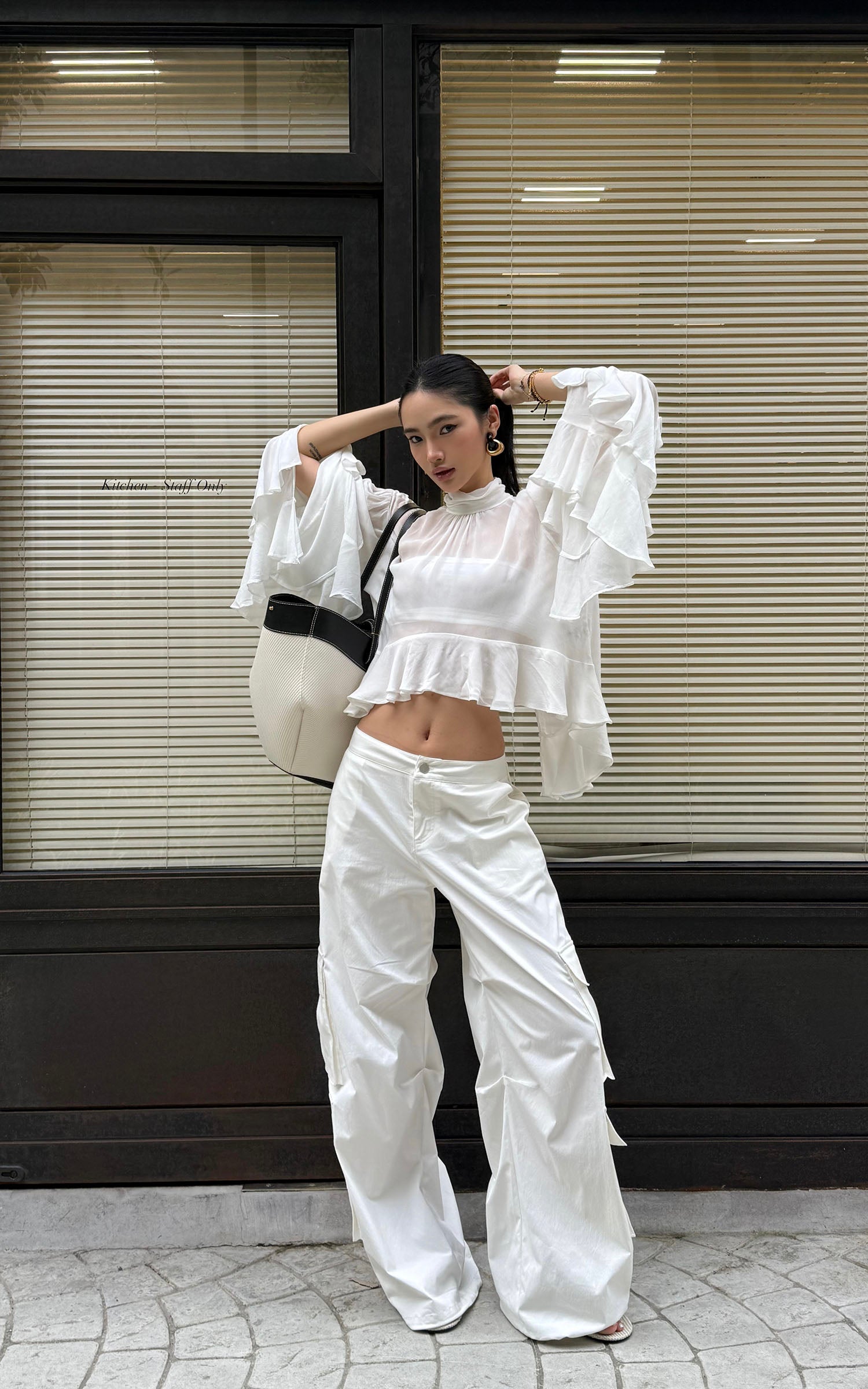 ROVENTE Low-Rise Wide Leg Cargo Pants