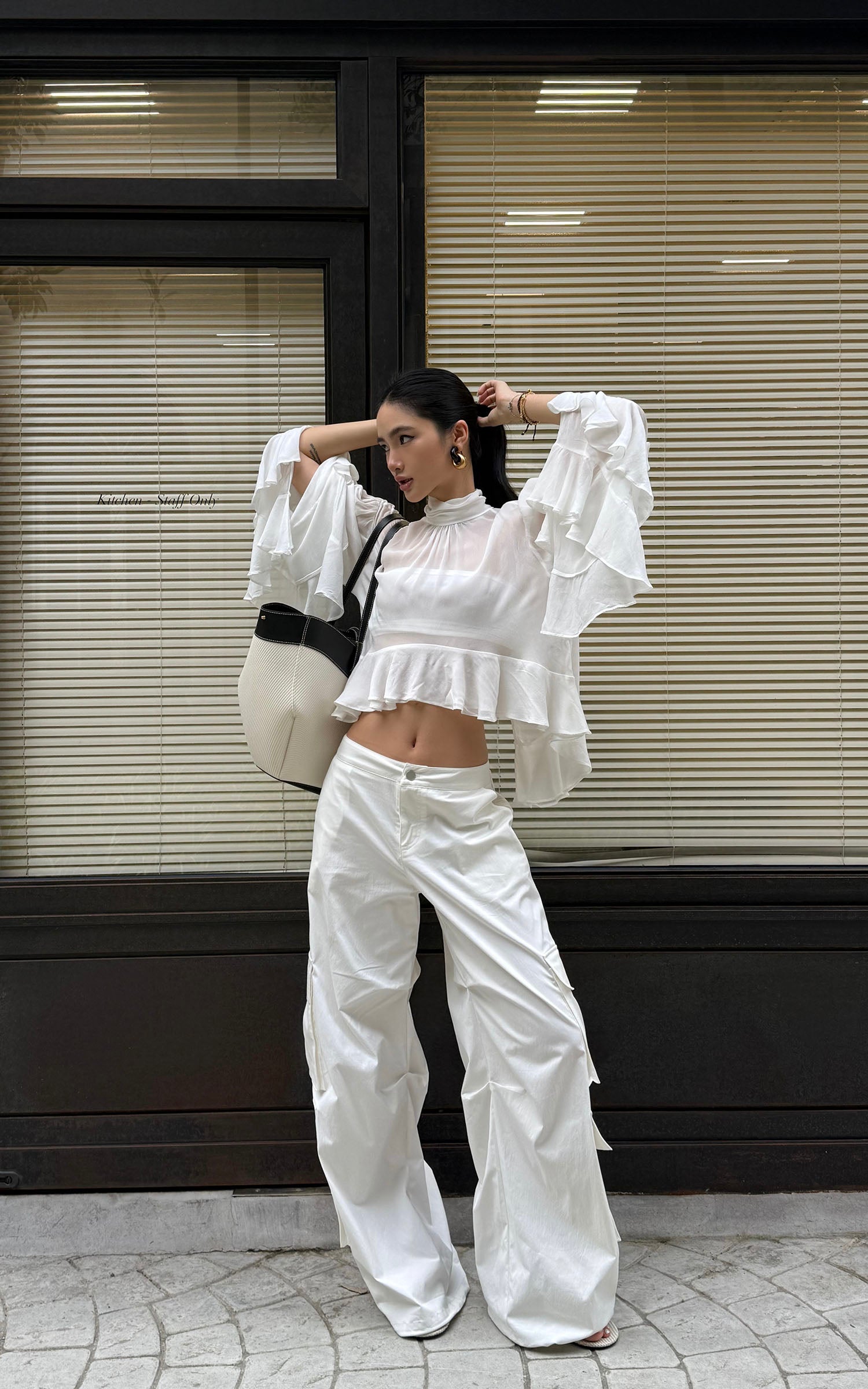 ROVENTE Low-Rise Wide Leg Cargo Pants