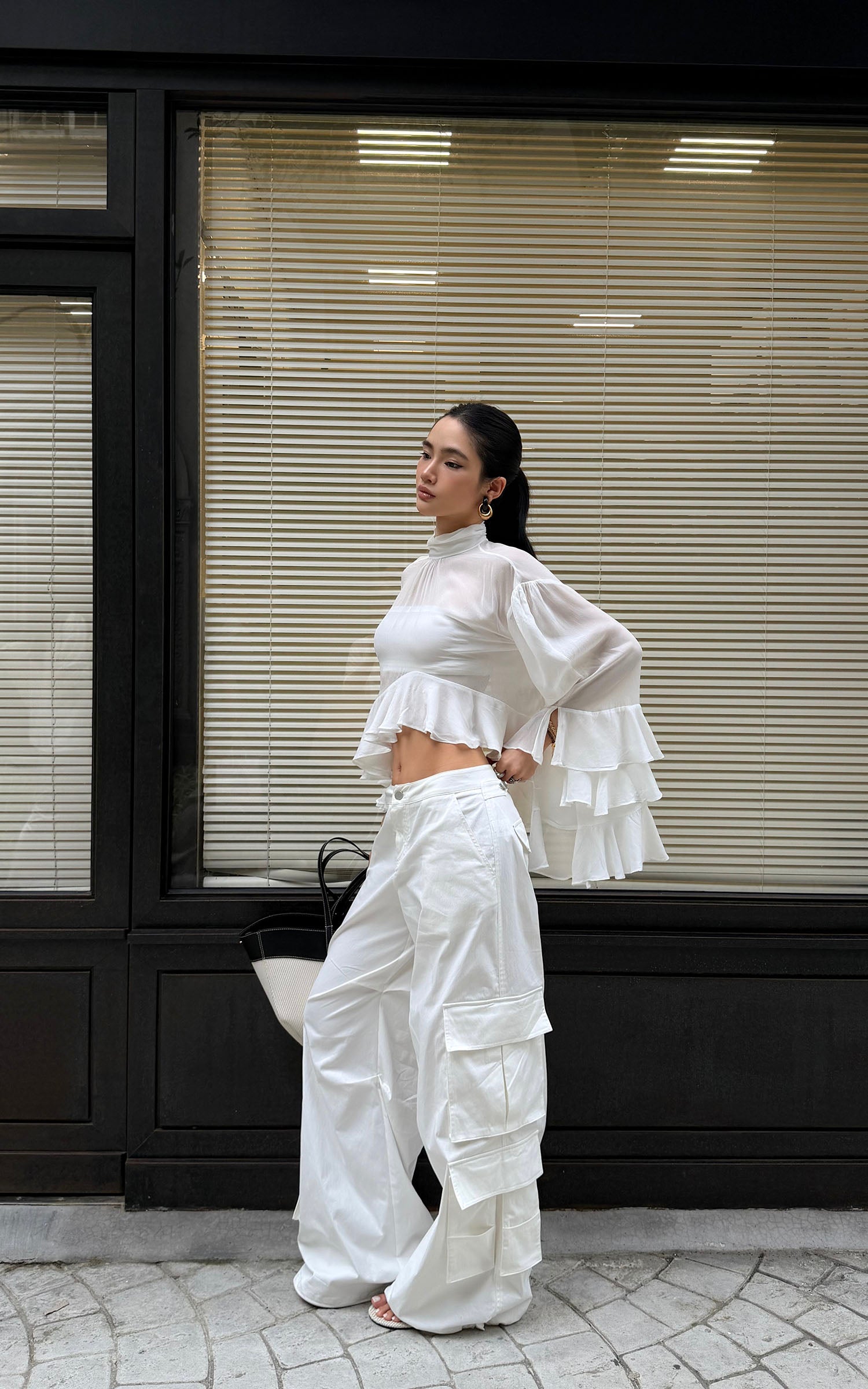 ROVENTE Low-Rise Wide Leg Cargo Pants