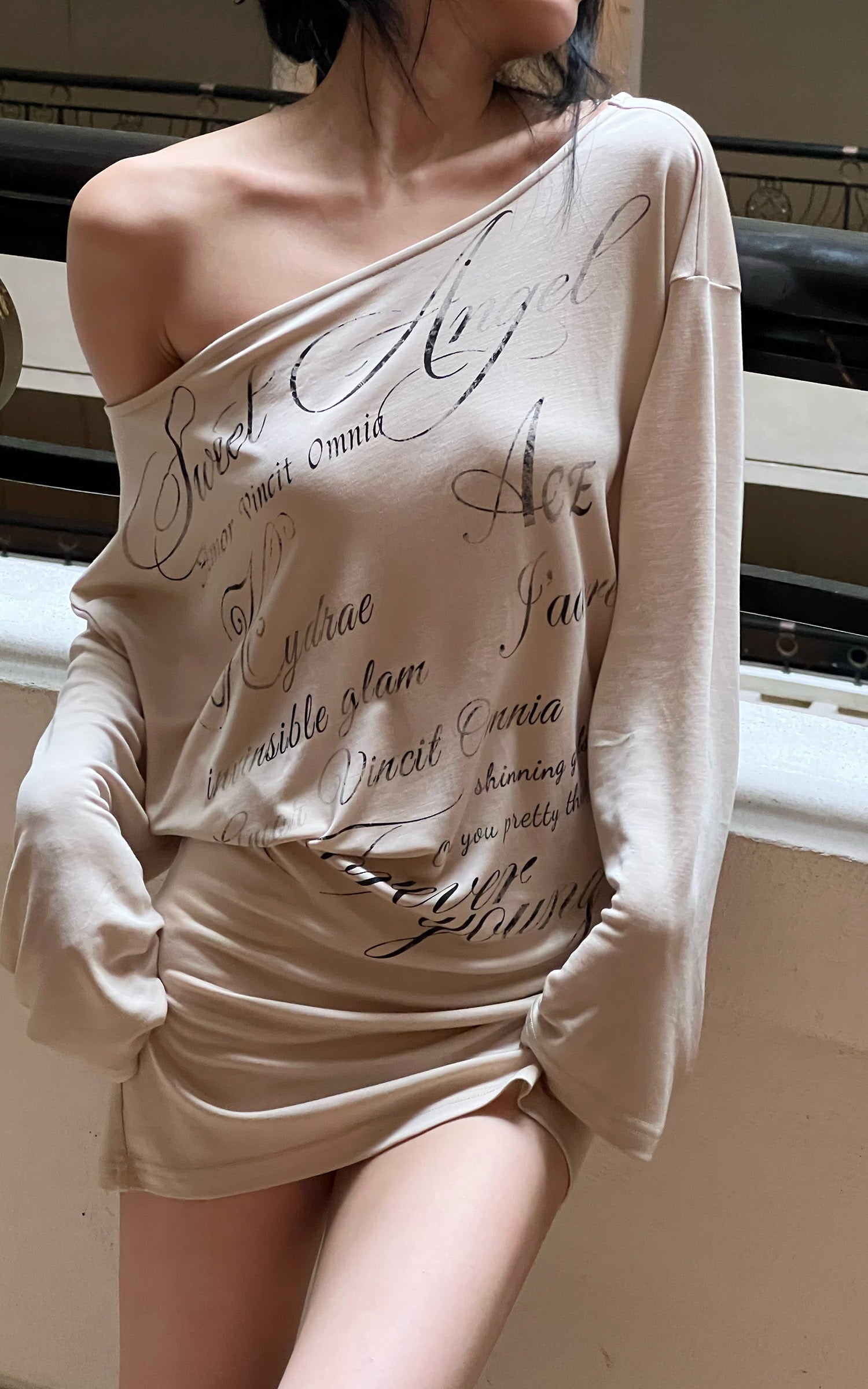 Hydrae Off Shoulder Script Print Long Sleeve Top