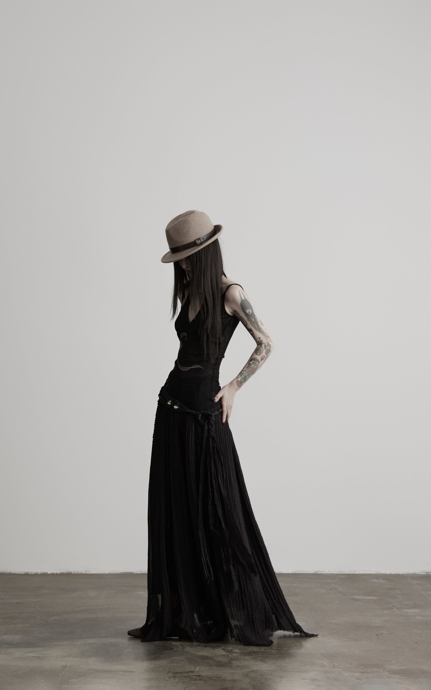 DOINDULGE Hand-Braided Belt Crinkled Maxi Skirt