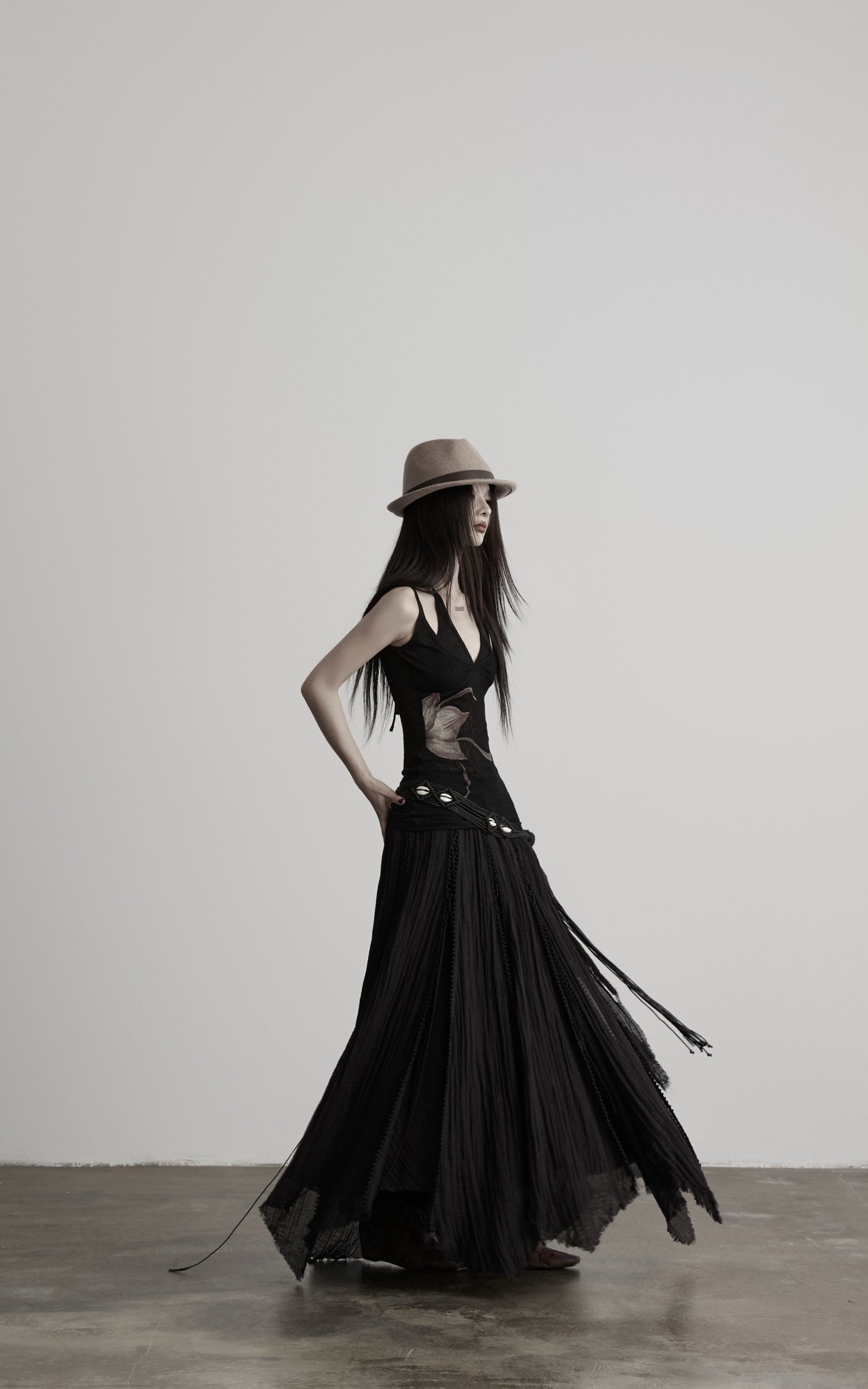 DOINDULGE Hand-Braided Belt Crinkled Maxi Skirt