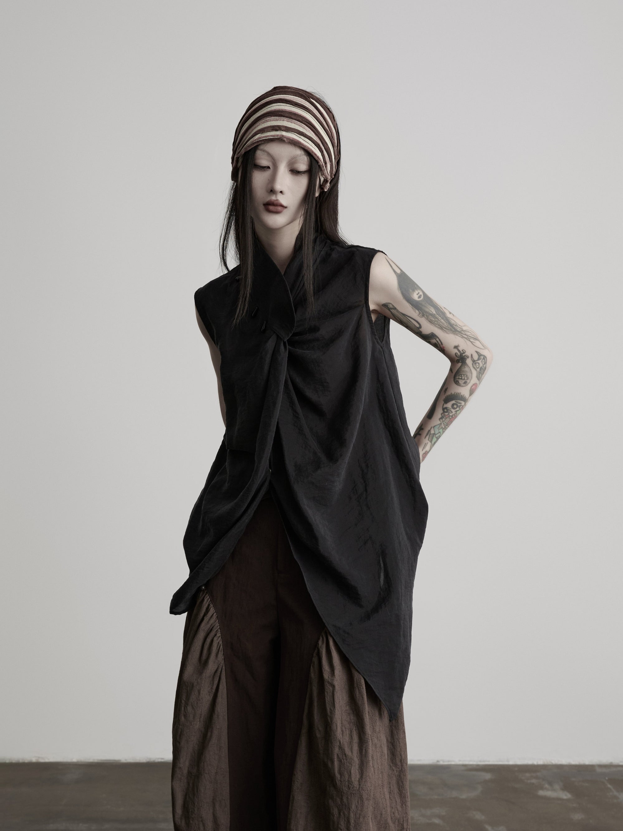 DOINDULGE Avant-Garde Asymmetric Draped Longline Vest