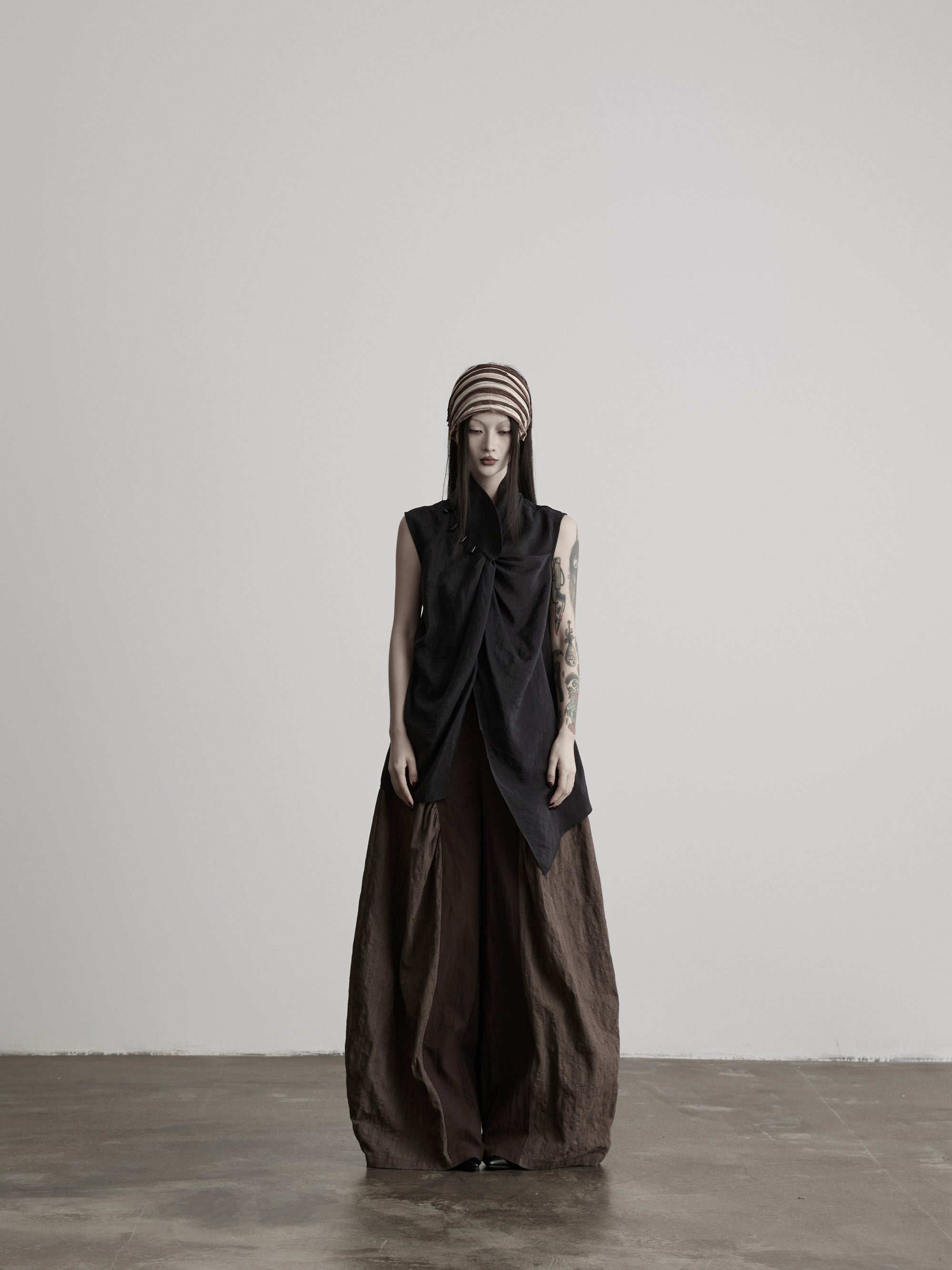 DOINDULGE Avant-Garde Asymmetric Draped Longline Vest
