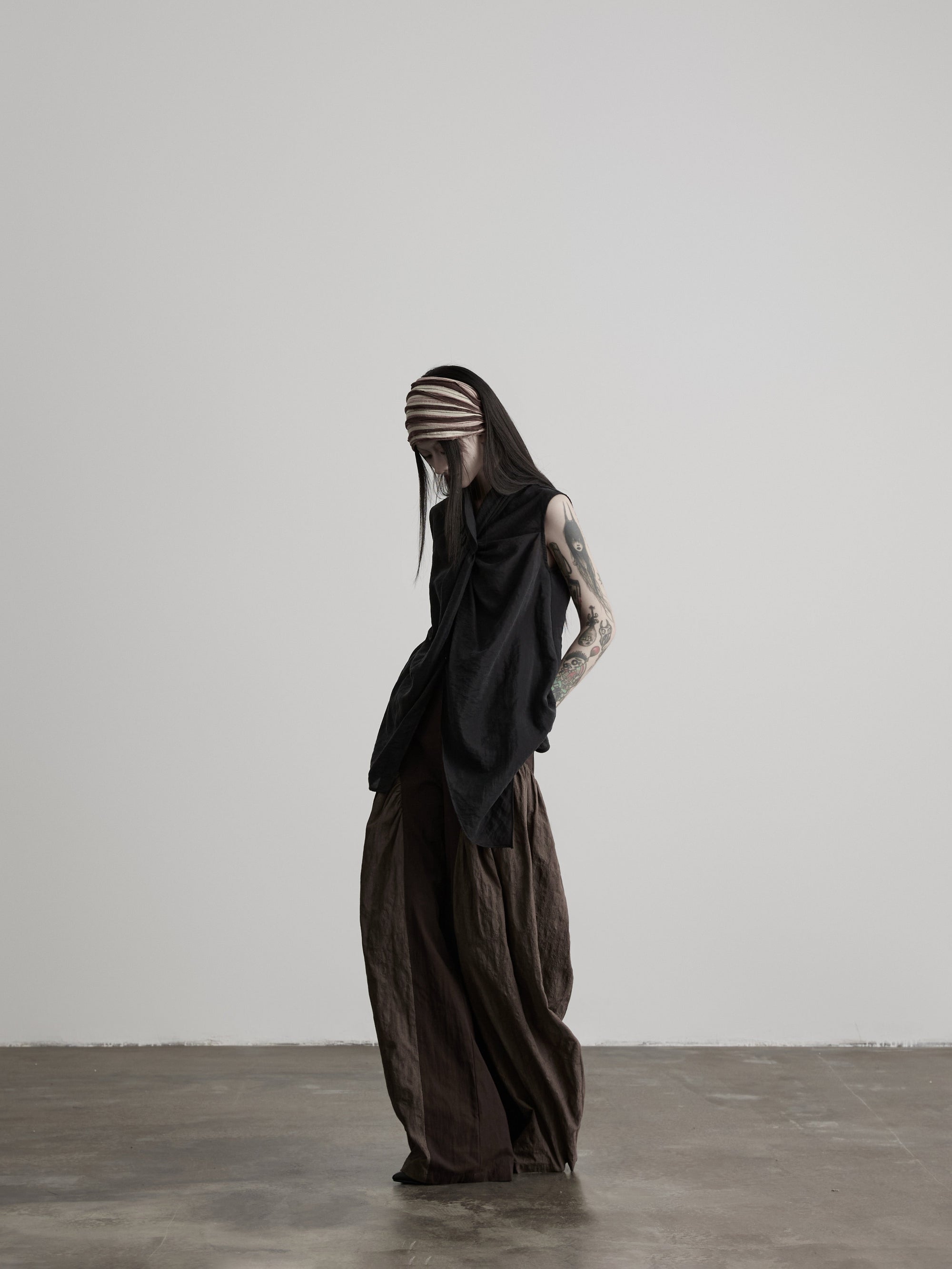 DOINDULGE Avant-Garde Asymmetric Draped Longline Vest