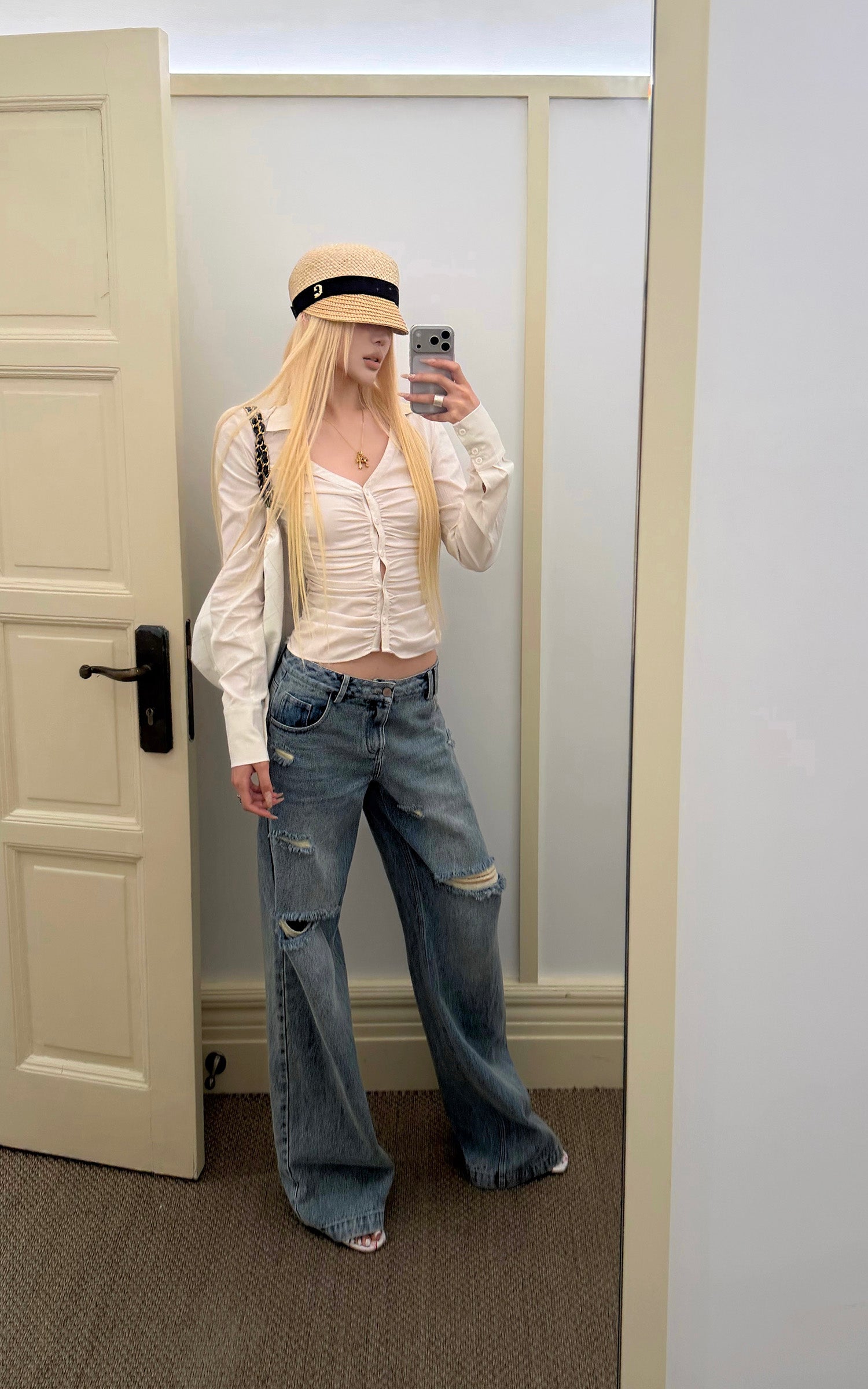 Rase le sol Distressed Low-Rise Wide-Leg Jeans