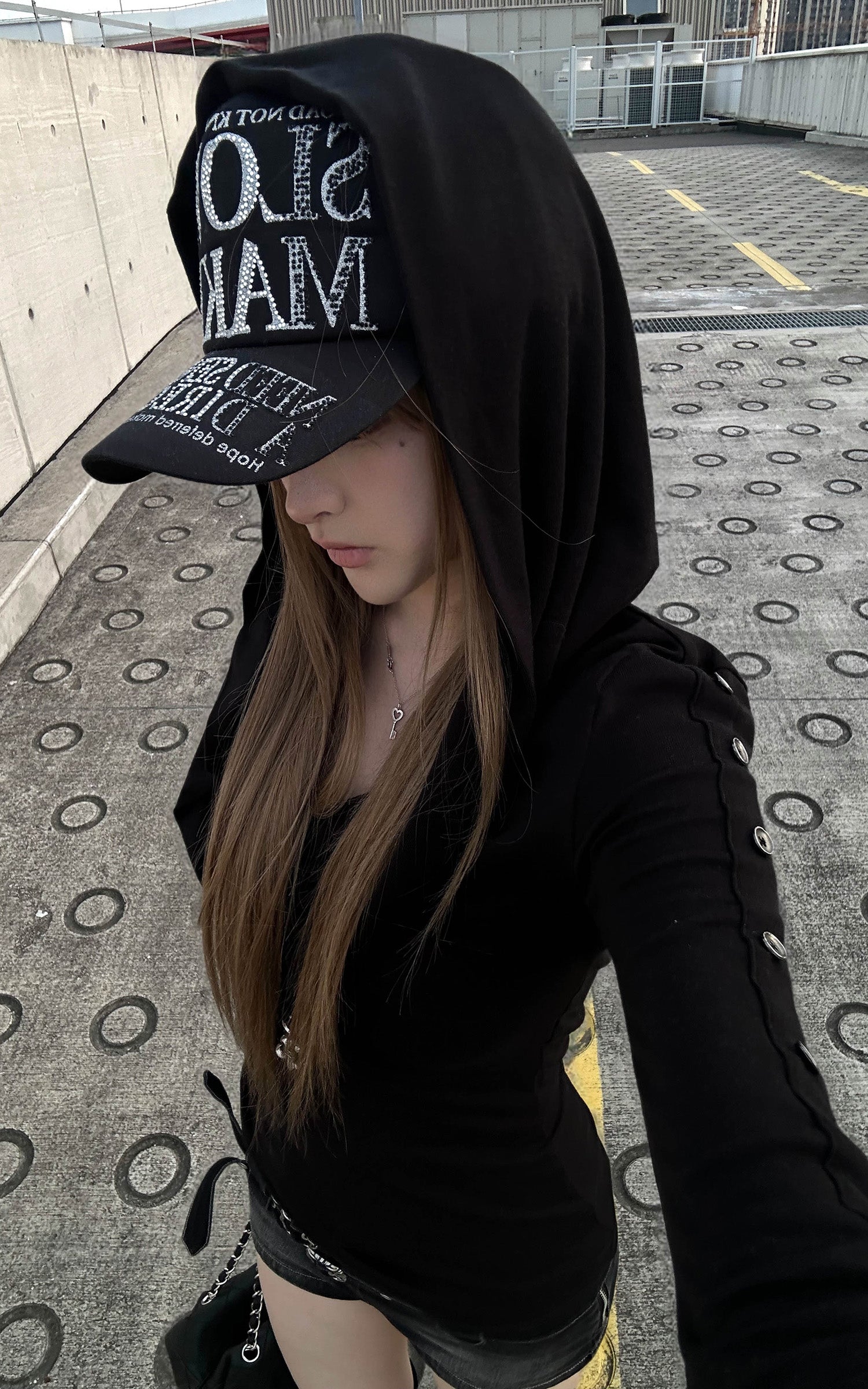 Rase le sol Hooded Cowl-Neck Button-Detail Long-Sleeve T-Shirt
