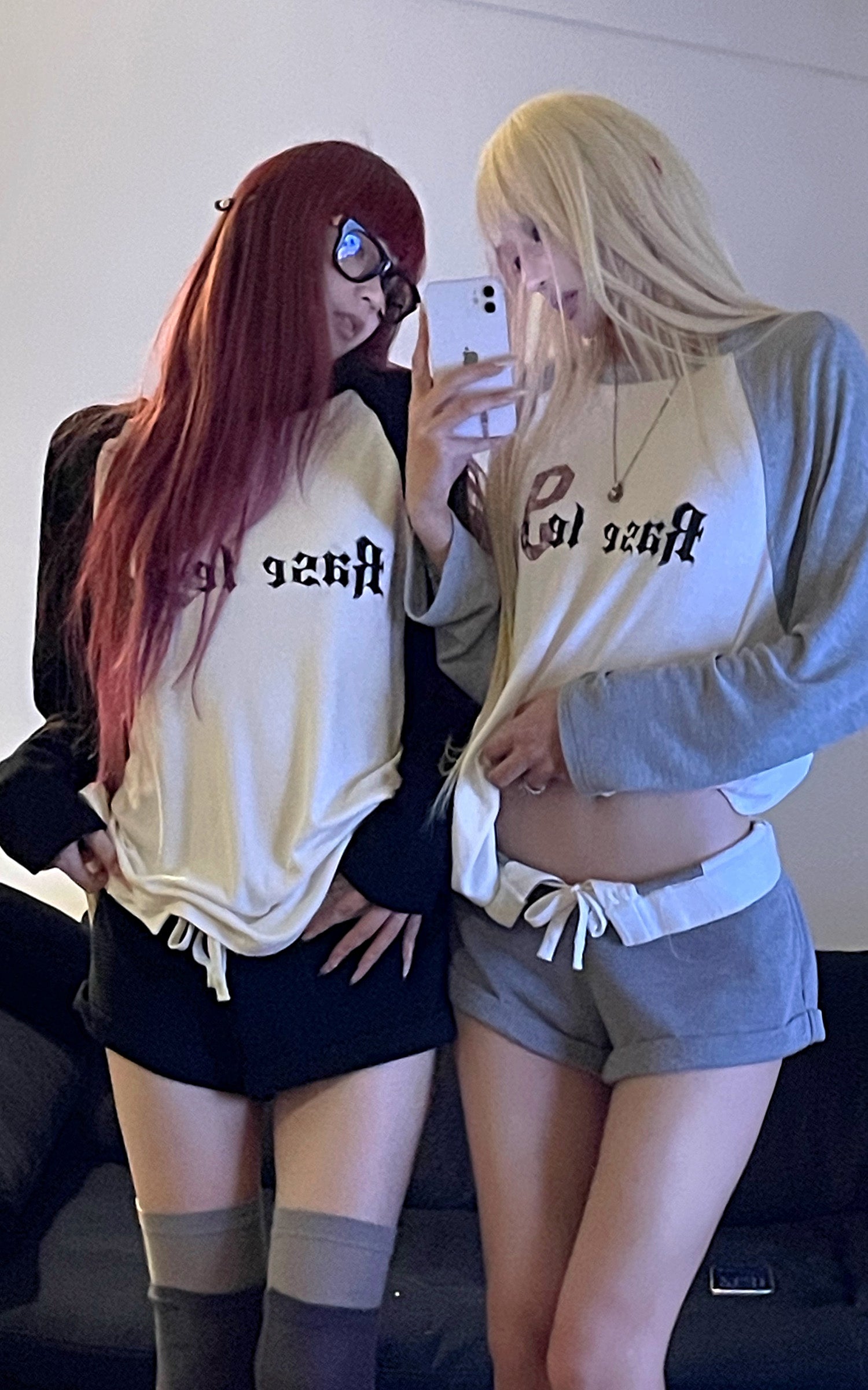 Rase le sol Contrast Raglan Graphic Long Sleeve Top &amp; Low-Rise Shorts Set