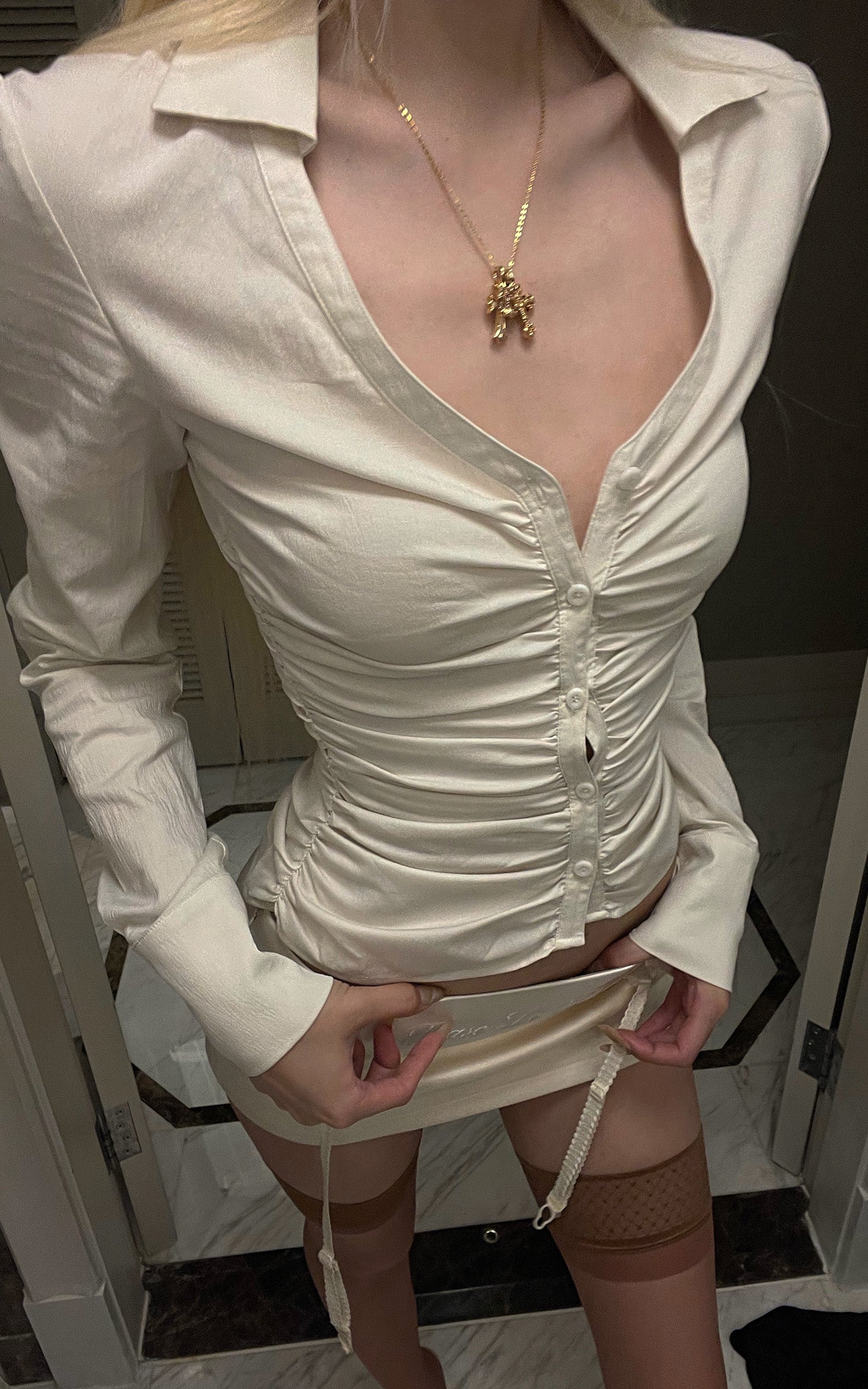 Rase le sol Ruched Fitted Long-Sleeve Shirt