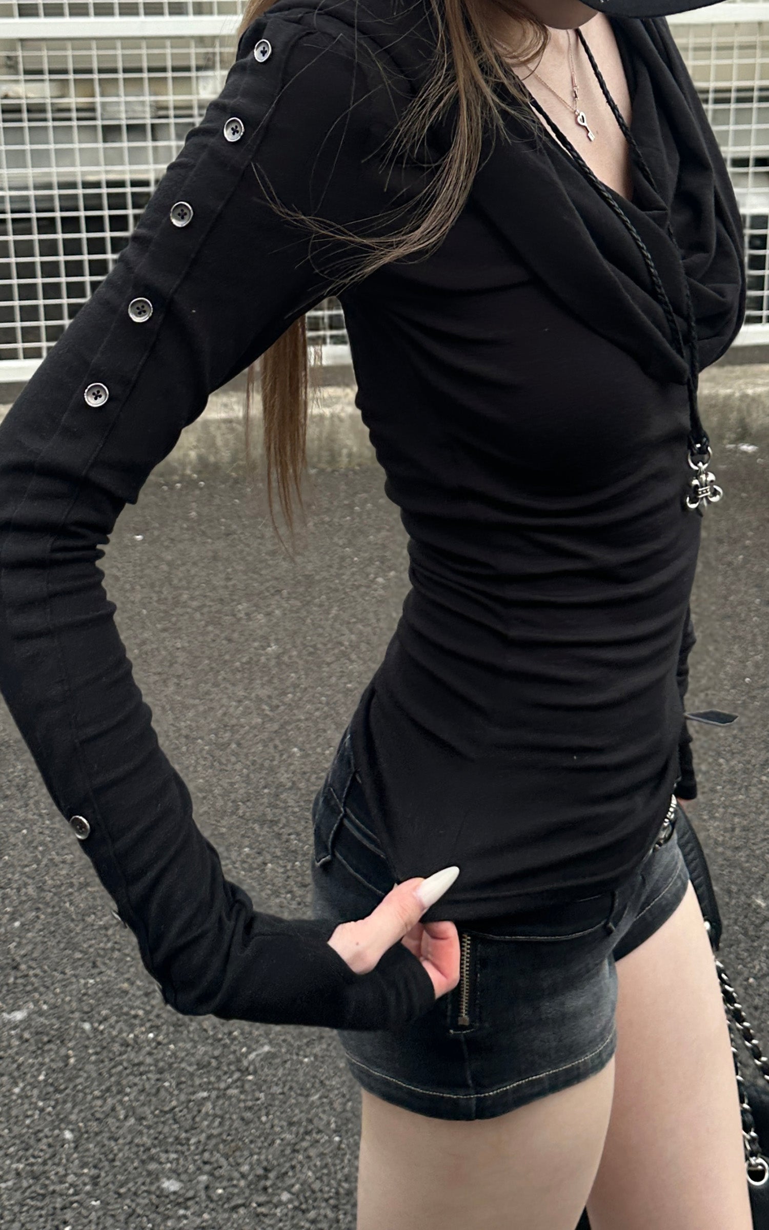 Rase le sol Hooded Cowl-Neck Button-Detail Long-Sleeve T-Shirt