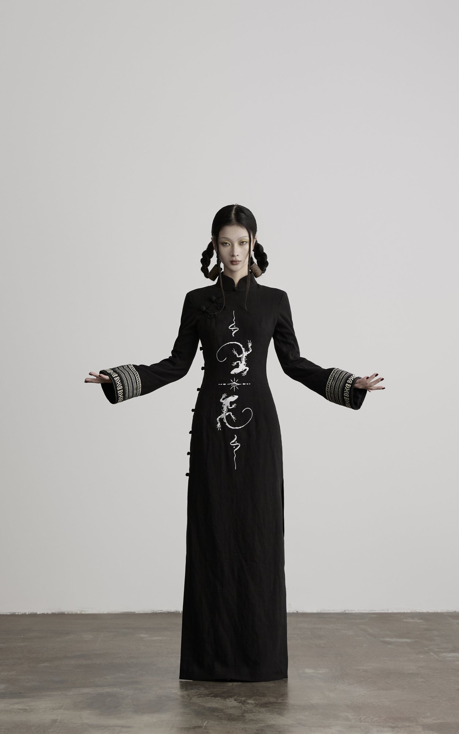 DOINDULGE Mandarin Collar Frog Button Maxi Dress