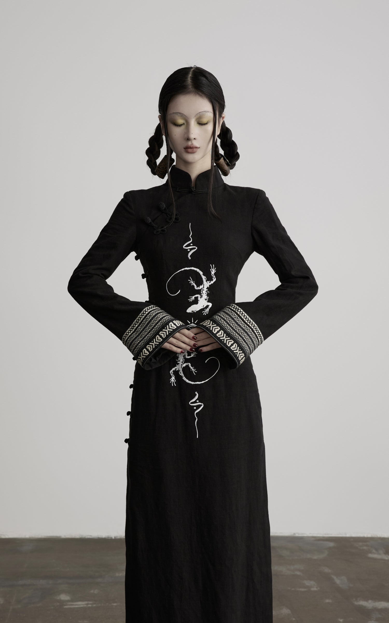 DOINDULGE Mandarin Collar Frog Button Maxi Dress
