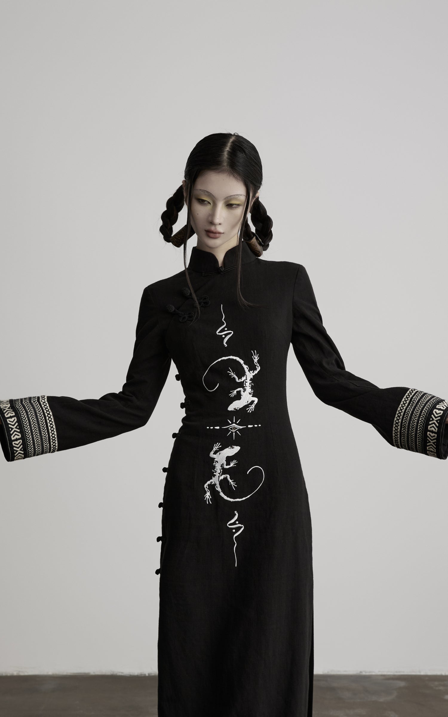 DOINDULGE Mandarin Collar Frog Button Maxi Dress