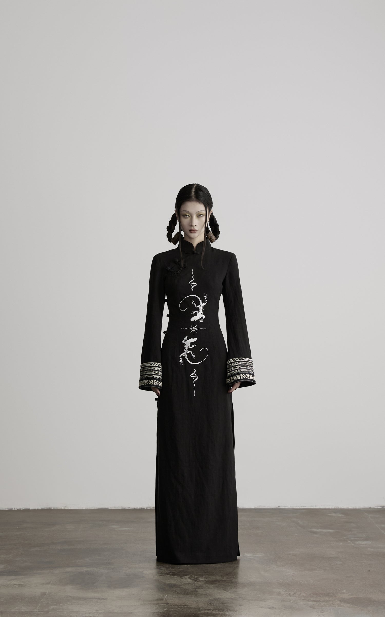 DOINDULGE Mandarin Collar Frog Button Maxi Dress