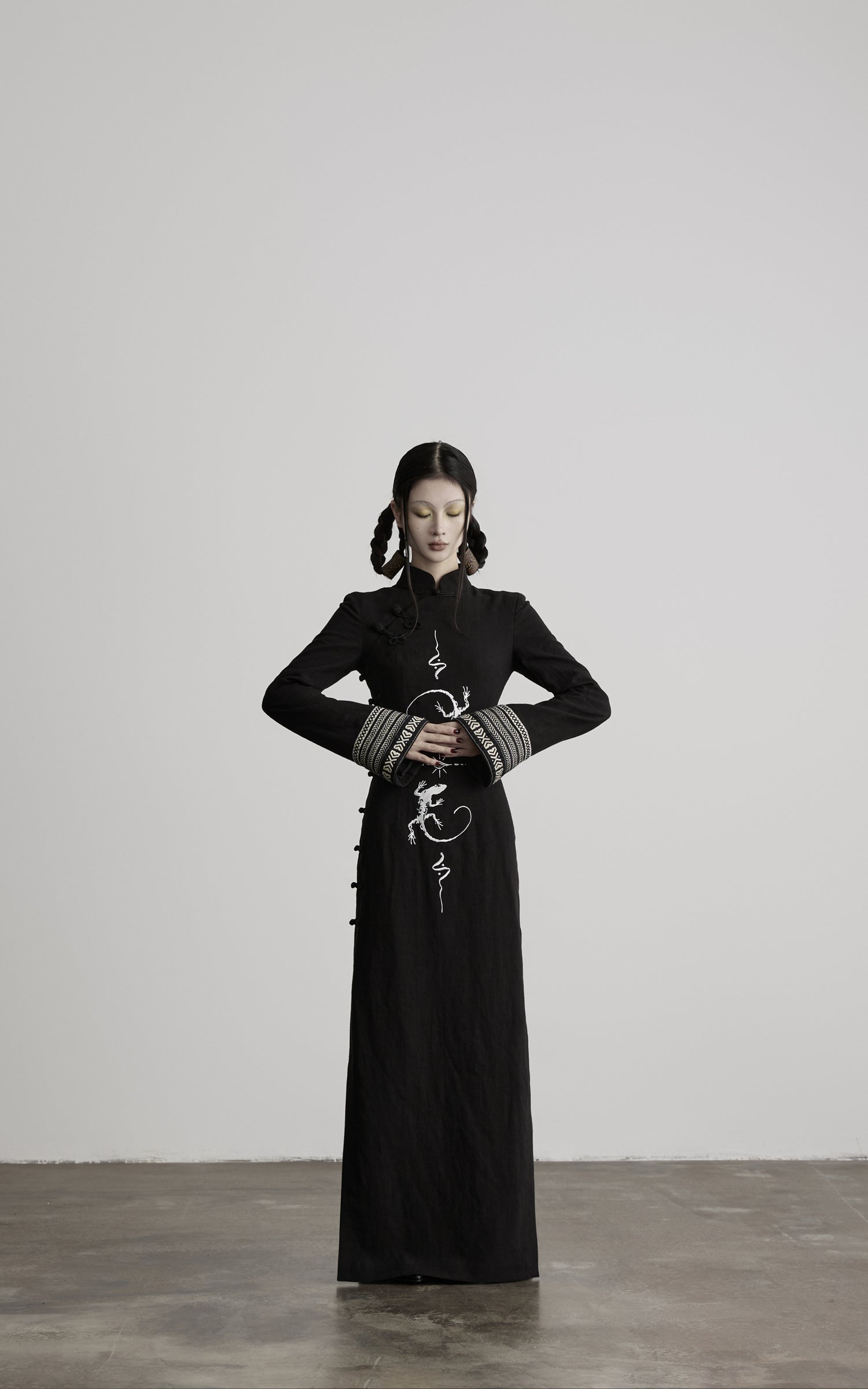 DOINDULGE Mandarin Collar Frog Button Maxi Dress