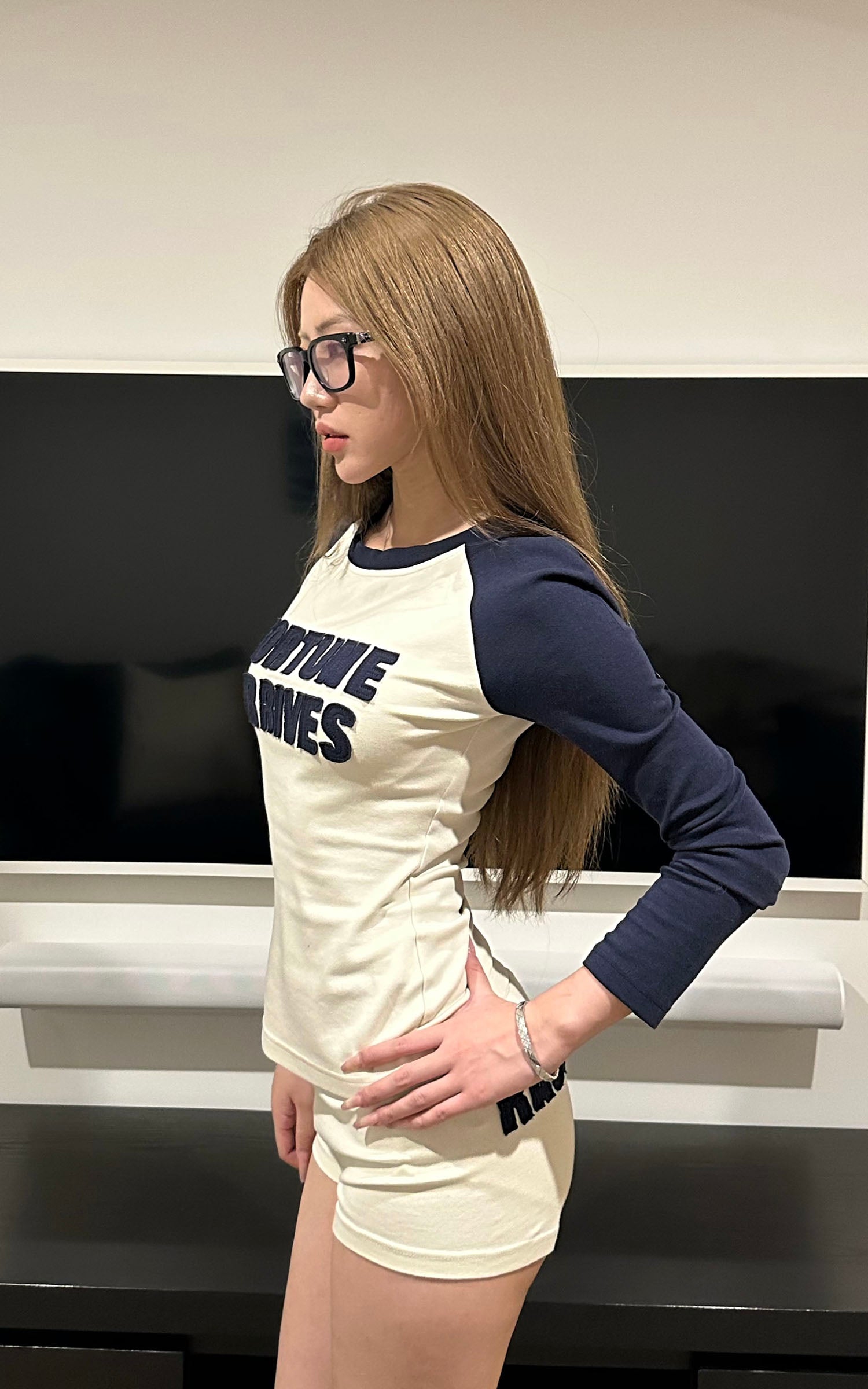 Rase le sol T-shirt Raglan Fortune Arrives &amp; Short Ensemble