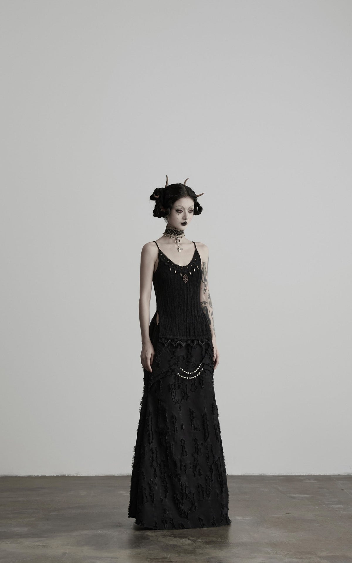 DOINDULGE Gothic Textured Knit Side Slit Camisole Top