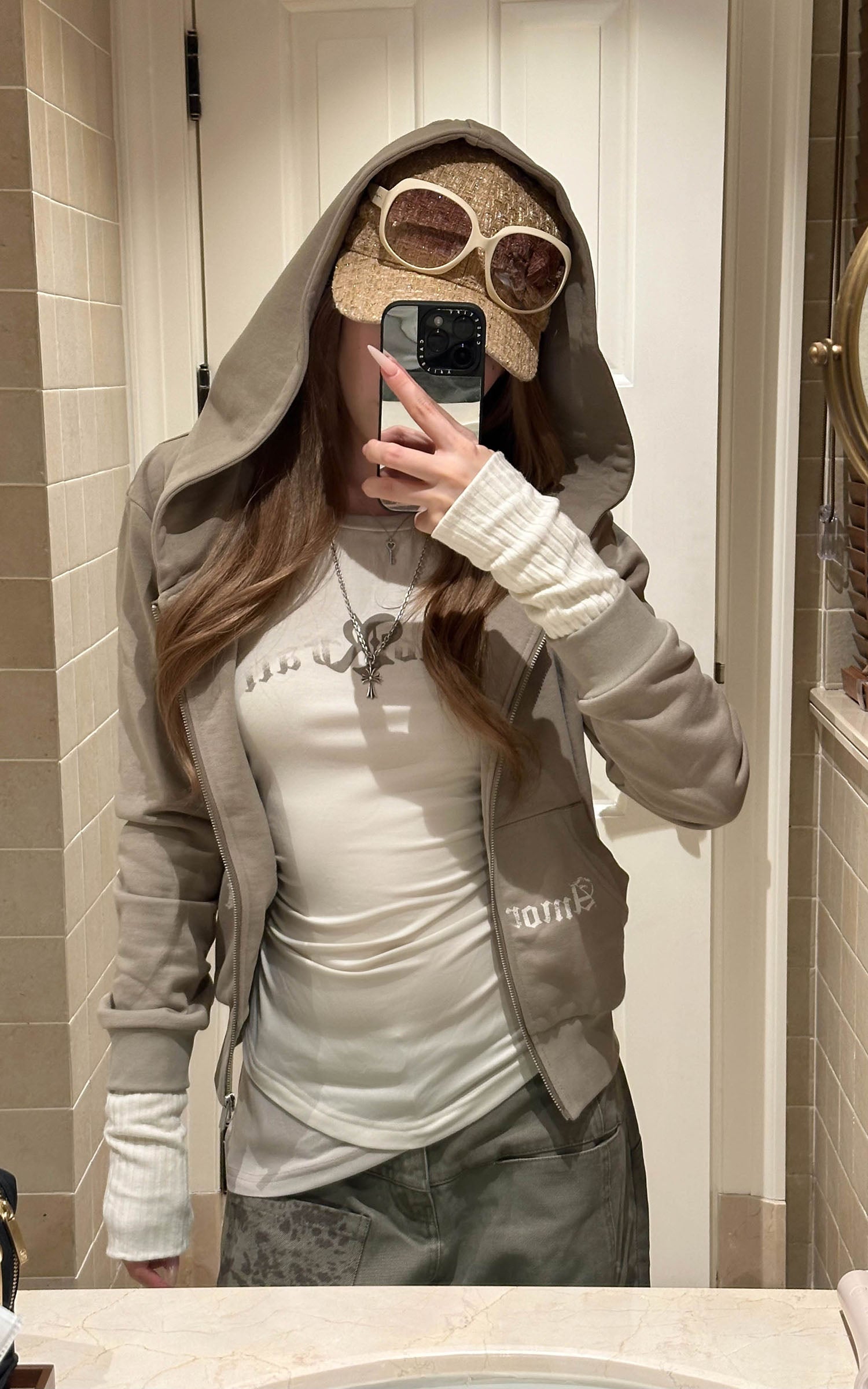 Rase le sol Sweat à capuche zippé à manches superposées Amor Fati