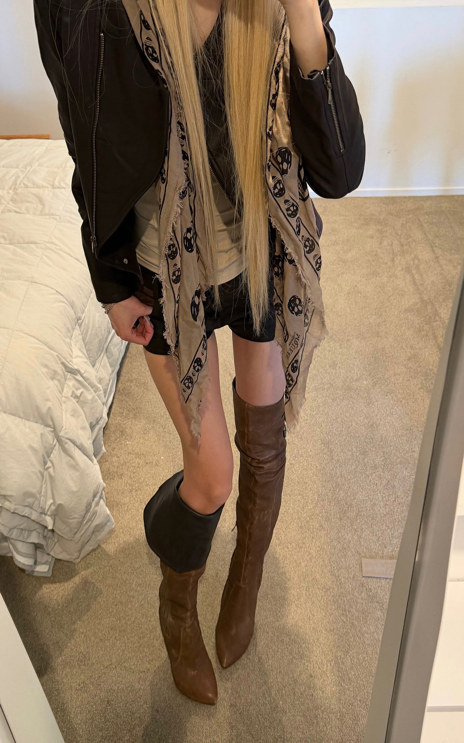 Rase le sol Veste en cuir à panneaux asymétriques &amp; Short Ensemble