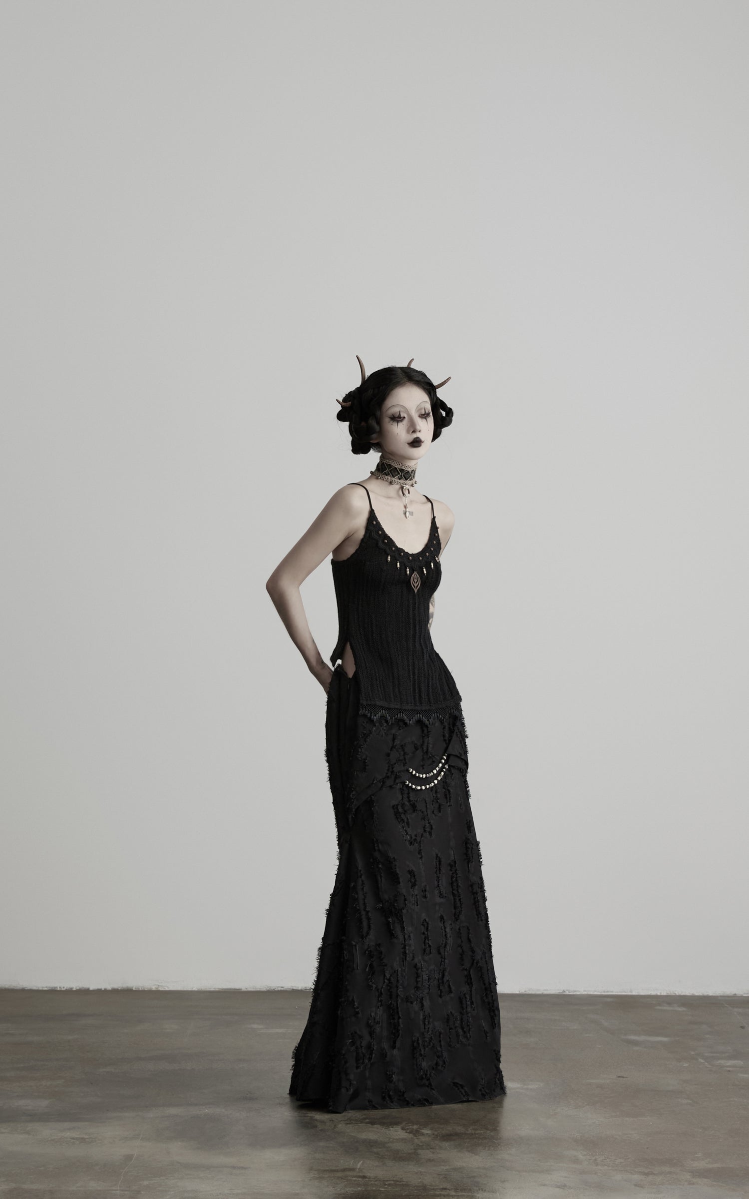 DOINDULGE Gothic Textured Knit Side Slit Camisole Top