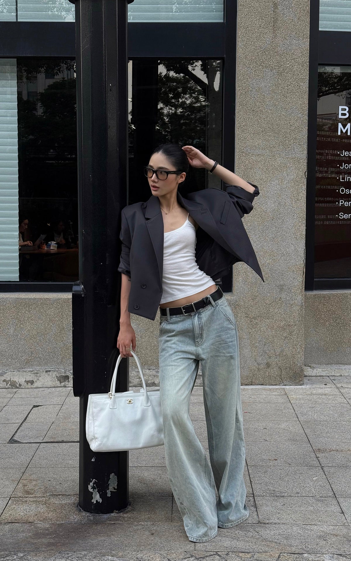 ROVENTE Sculpted Shoulder Cropped Blazer