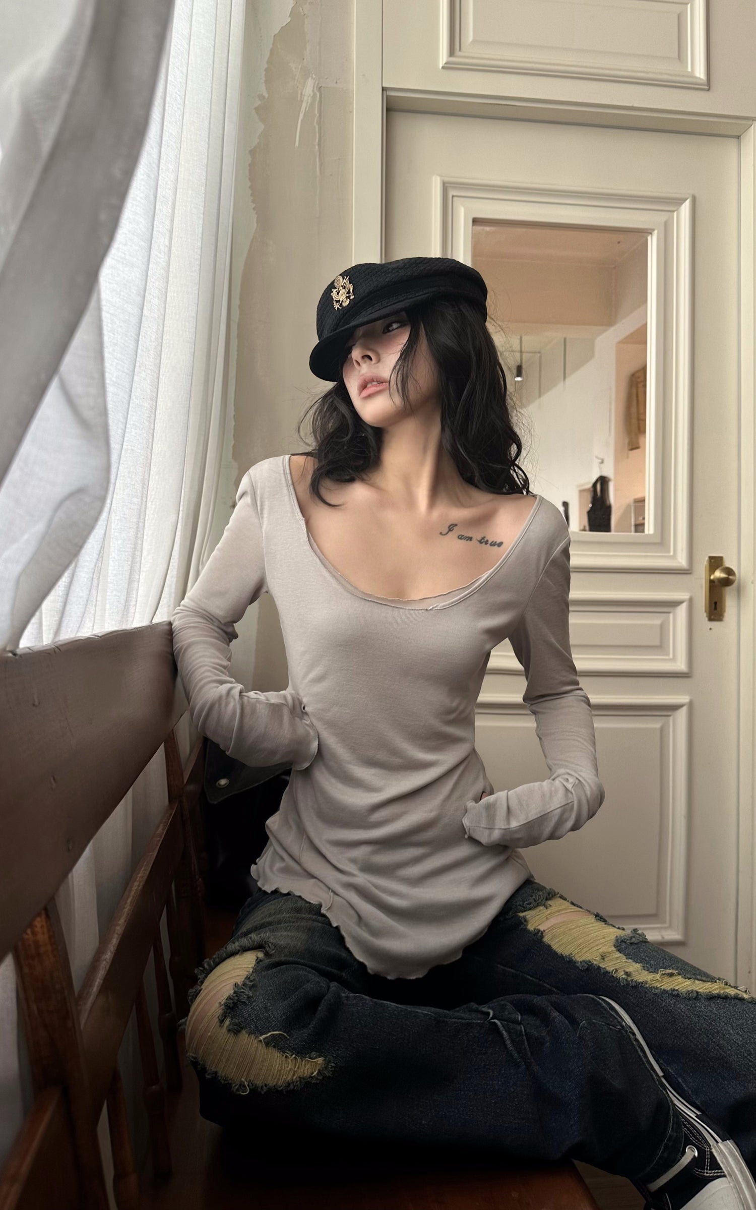 WARDEN EDGE Raw Seam Wool Layered Scoop Neck Long Sleeve Top