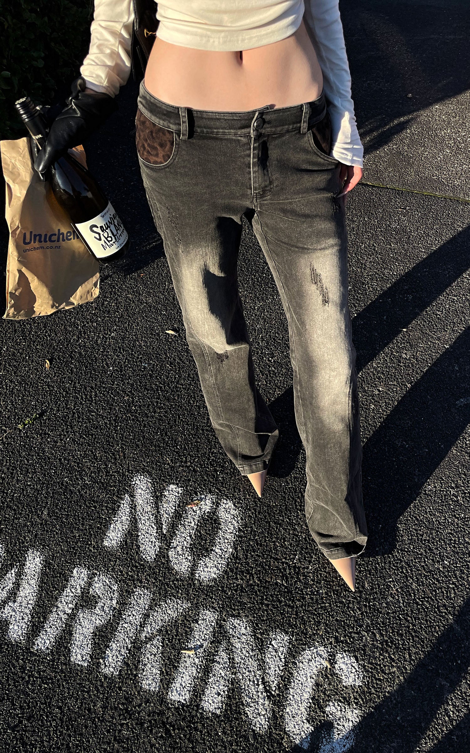 Rase le sol Distressed Low-Rise Flare Jeans