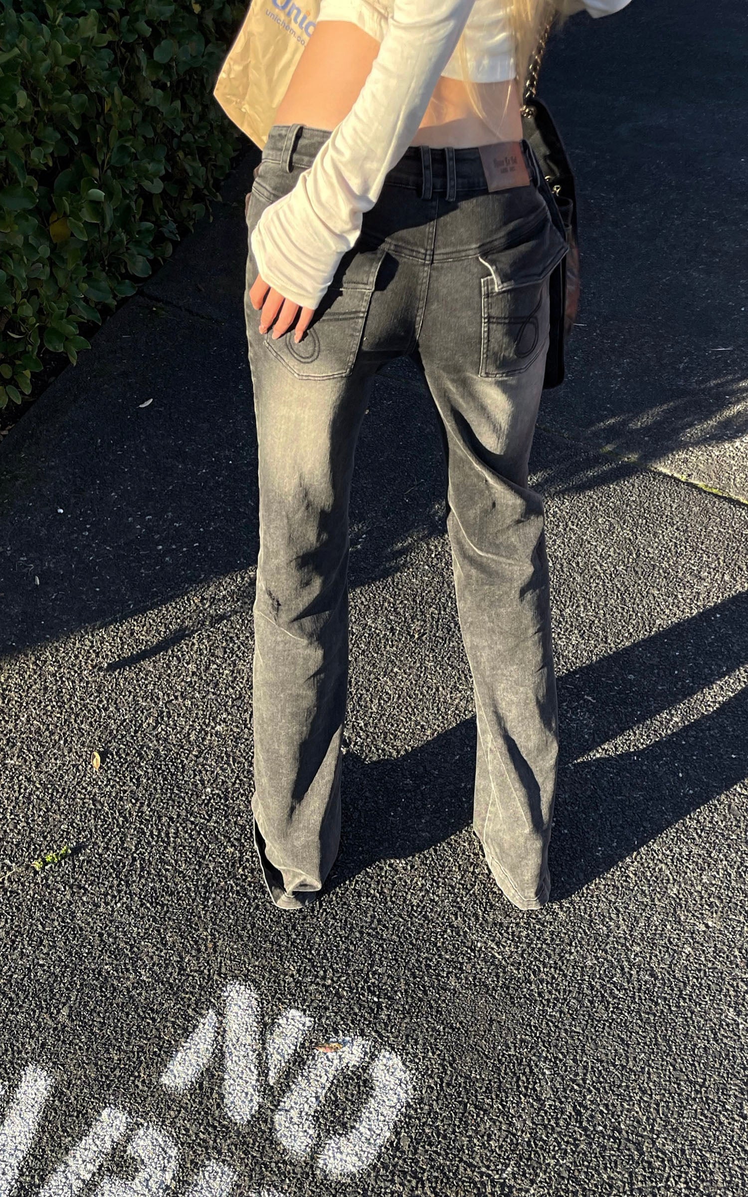 Rase le sol Distressed Low-Rise Flare Jeans