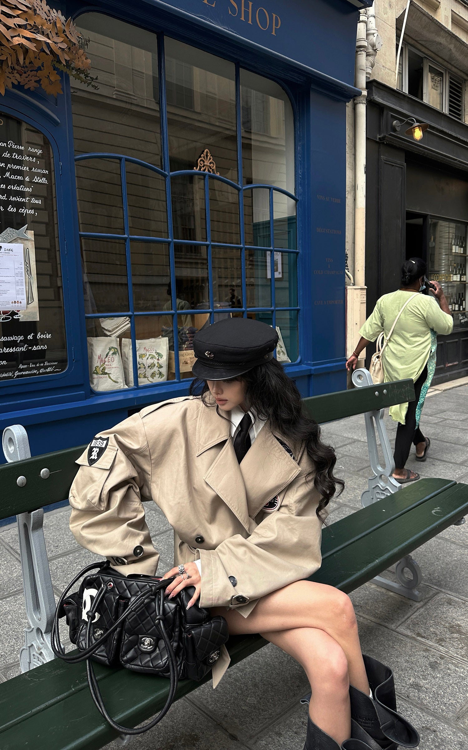 WARDEN EDGE Manteau trench ceinturé à écusson universitaire