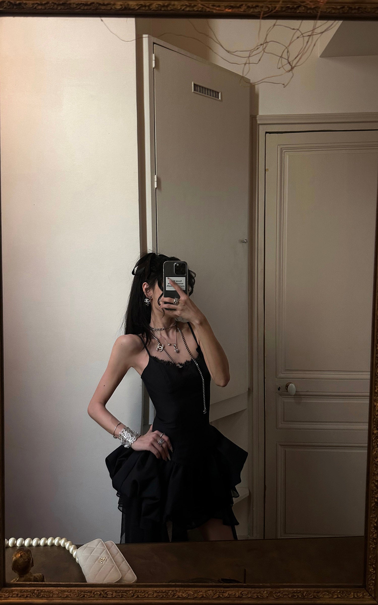 WARDEN EDGE Robe à volants asymétrique avec dentelle