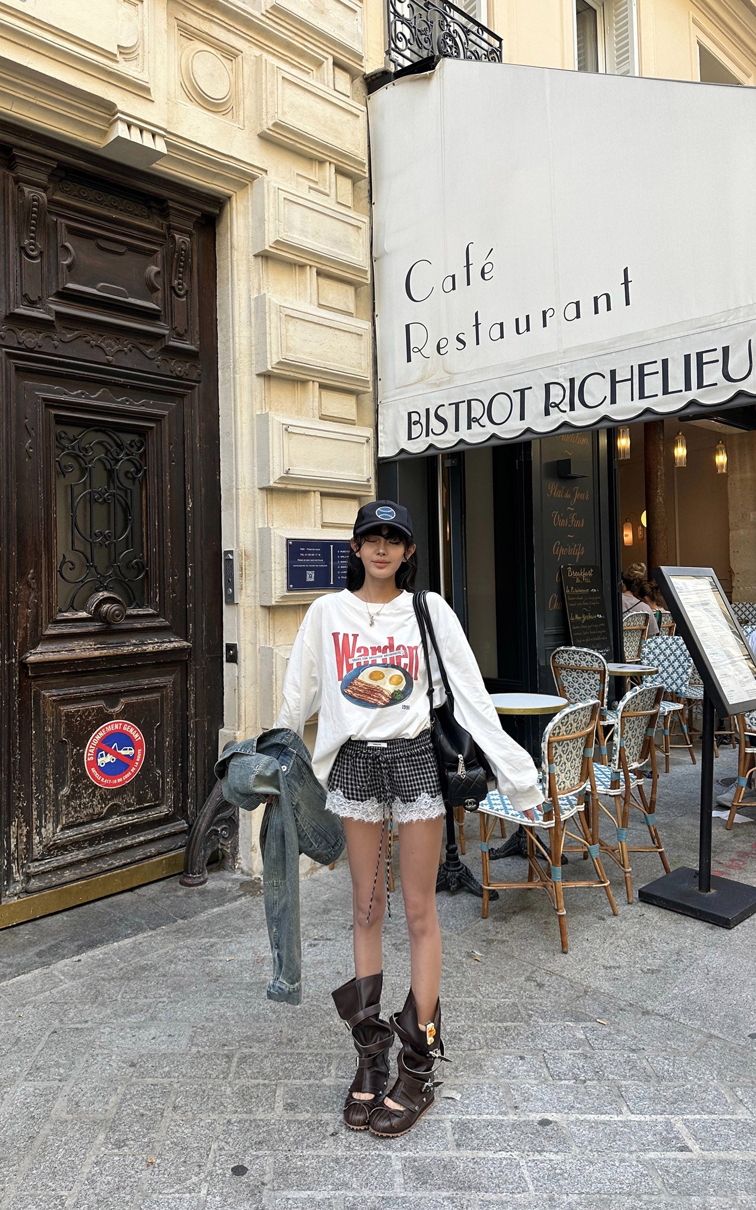 WARDEN EDGE Mini à carreaux avec bordure en dentelle Short doté d'une taille élastique et d'une silhouette streetwear décontractée