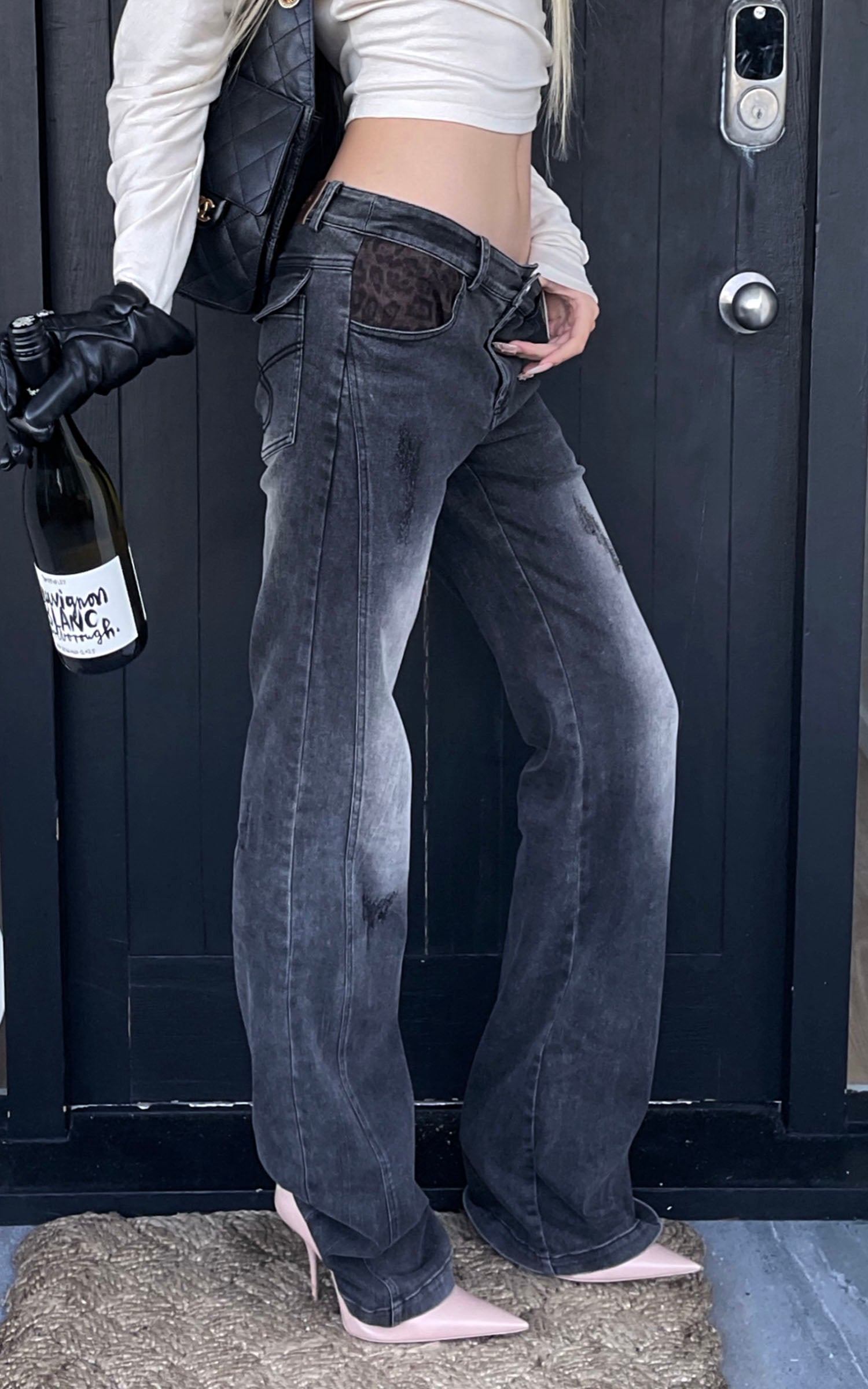 Rase le sol Distressed Low-Rise Flare Jeans