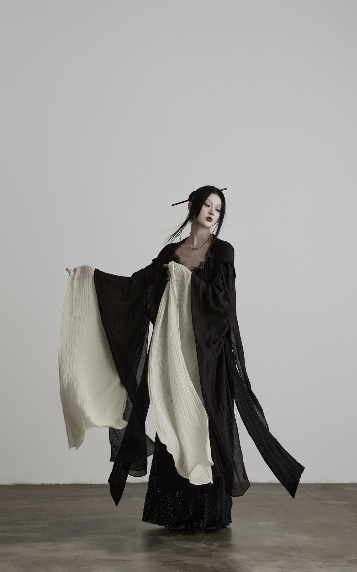 DOINDULGE Pleated Hooded Sheer Layered Outerwear