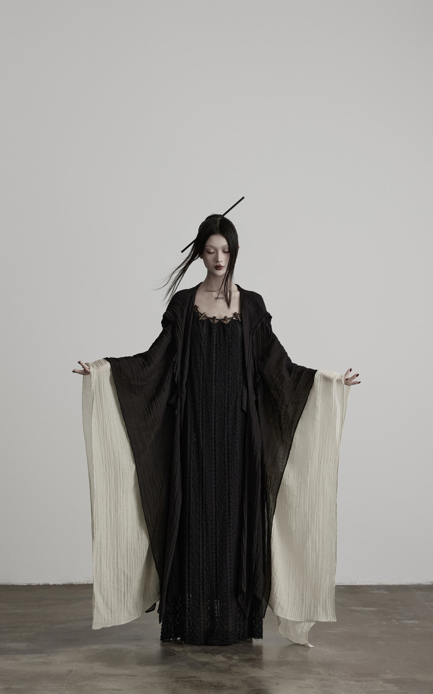 DOINDULGE Pleated Hooded Sheer Layered Outerwear