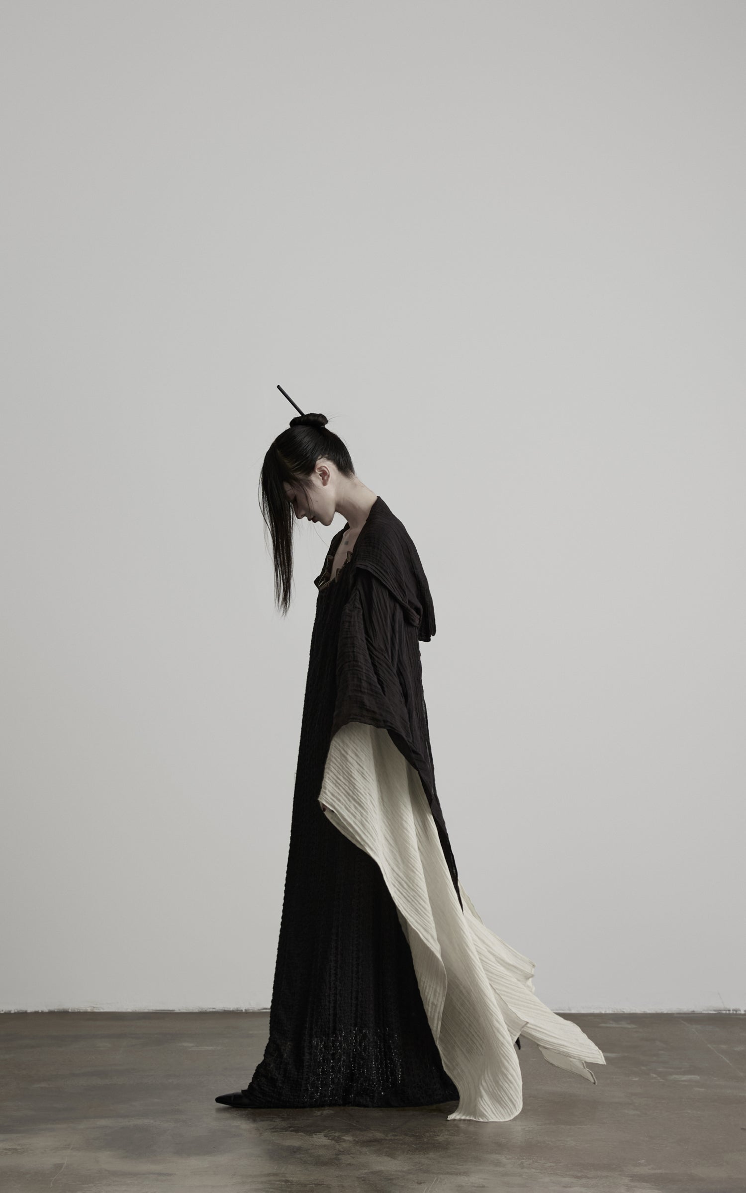 DOINDULGE Pleated Hooded Sheer Layered Outerwear