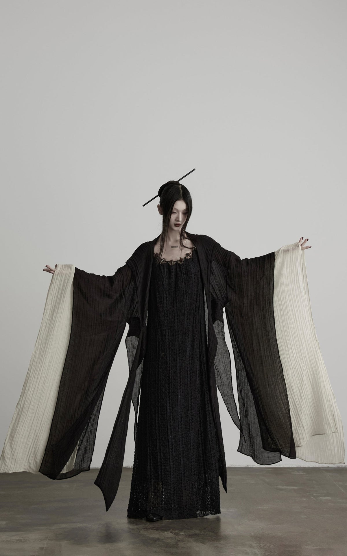 DOINDULGE Pleated Hooded Sheer Layered Outerwear