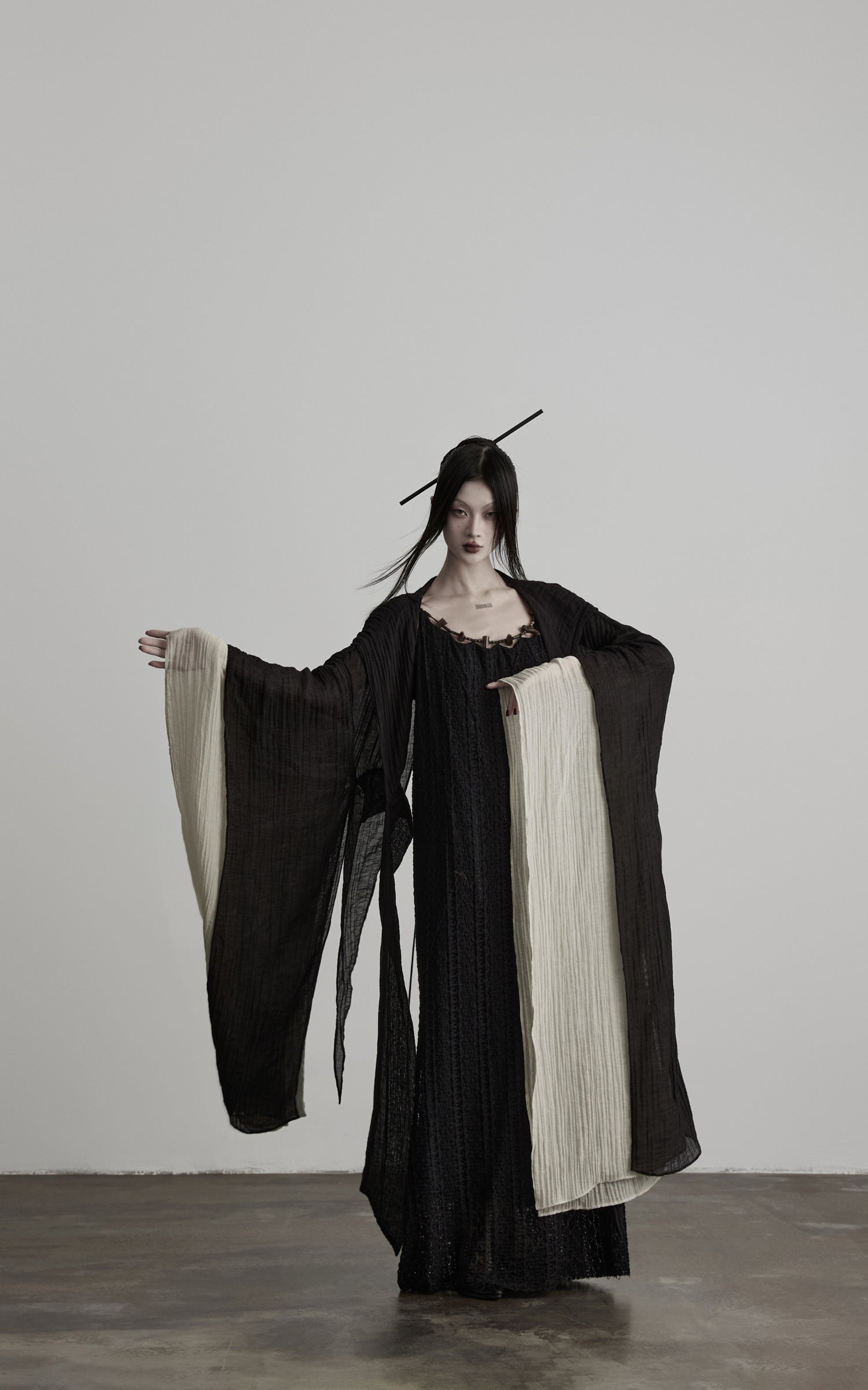 DOINDULGE Pleated Hooded Sheer Layered Outerwear