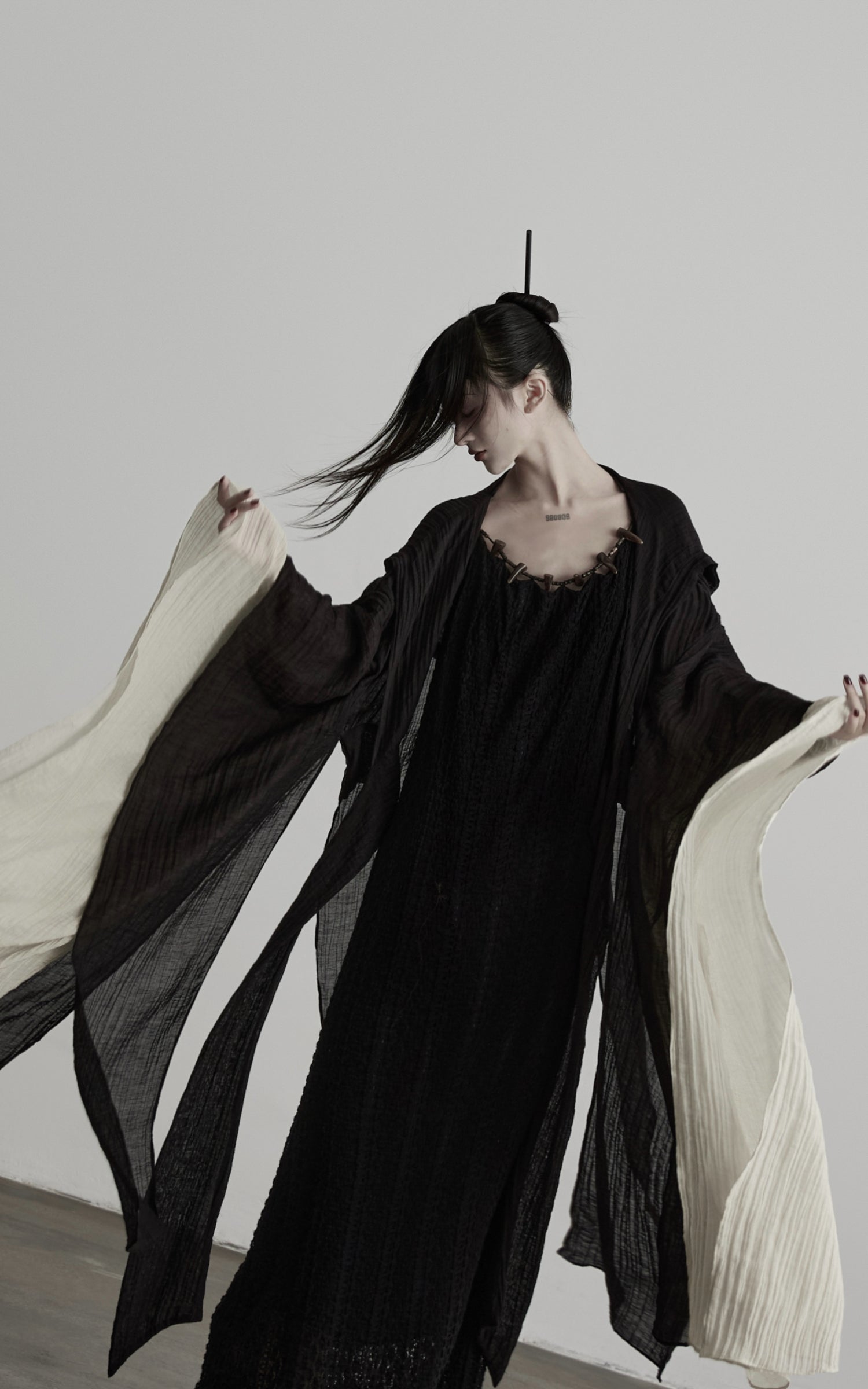 DOINDULGE Pleated Hooded Sheer Layered Outerwear
