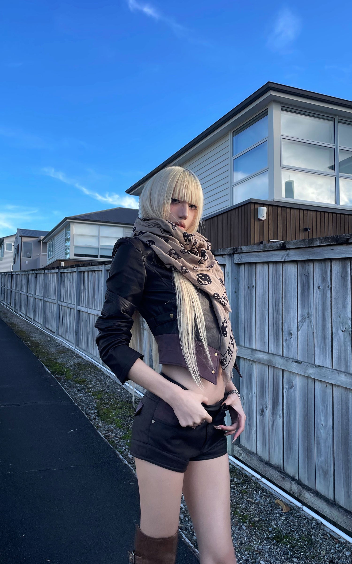 Rase le sol Veste en cuir à panneaux asymétriques &amp; Short Ensemble