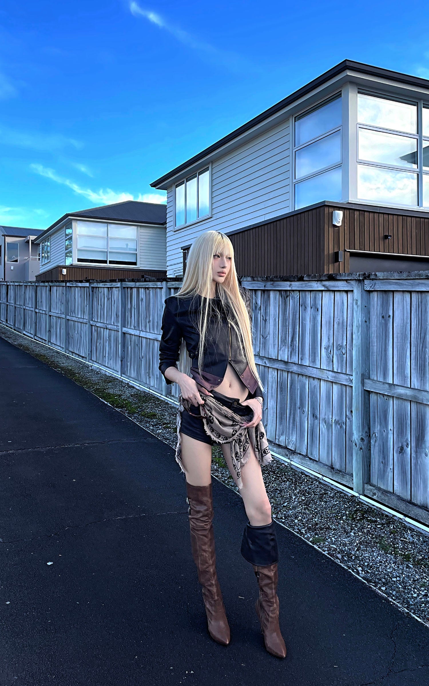Rase le sol Veste en cuir à panneaux asymétriques &amp; Short Ensemble